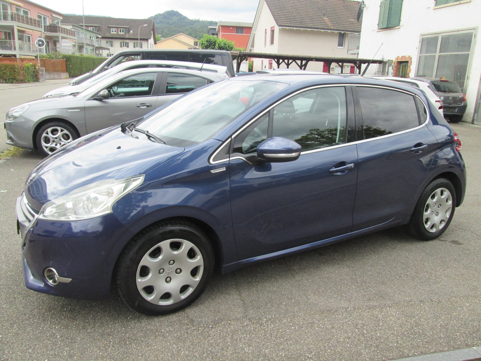 PEUGEOT 208 1.2 VTI Intuitive