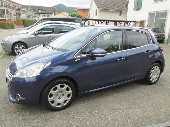 PEUGEOT 208 1.2 VTI Intuitive, Petrol, Second hand / Used, Manual