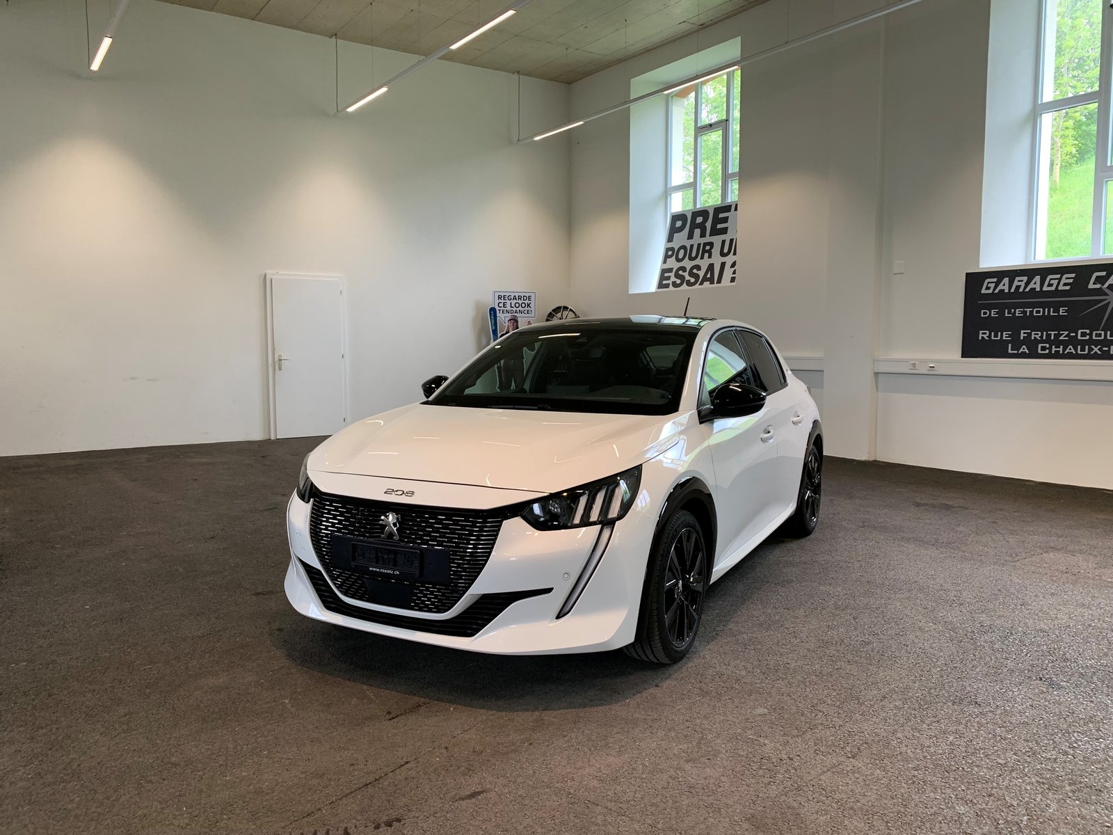 PEUGEOT 208 1.2 PureTech GT EAT8