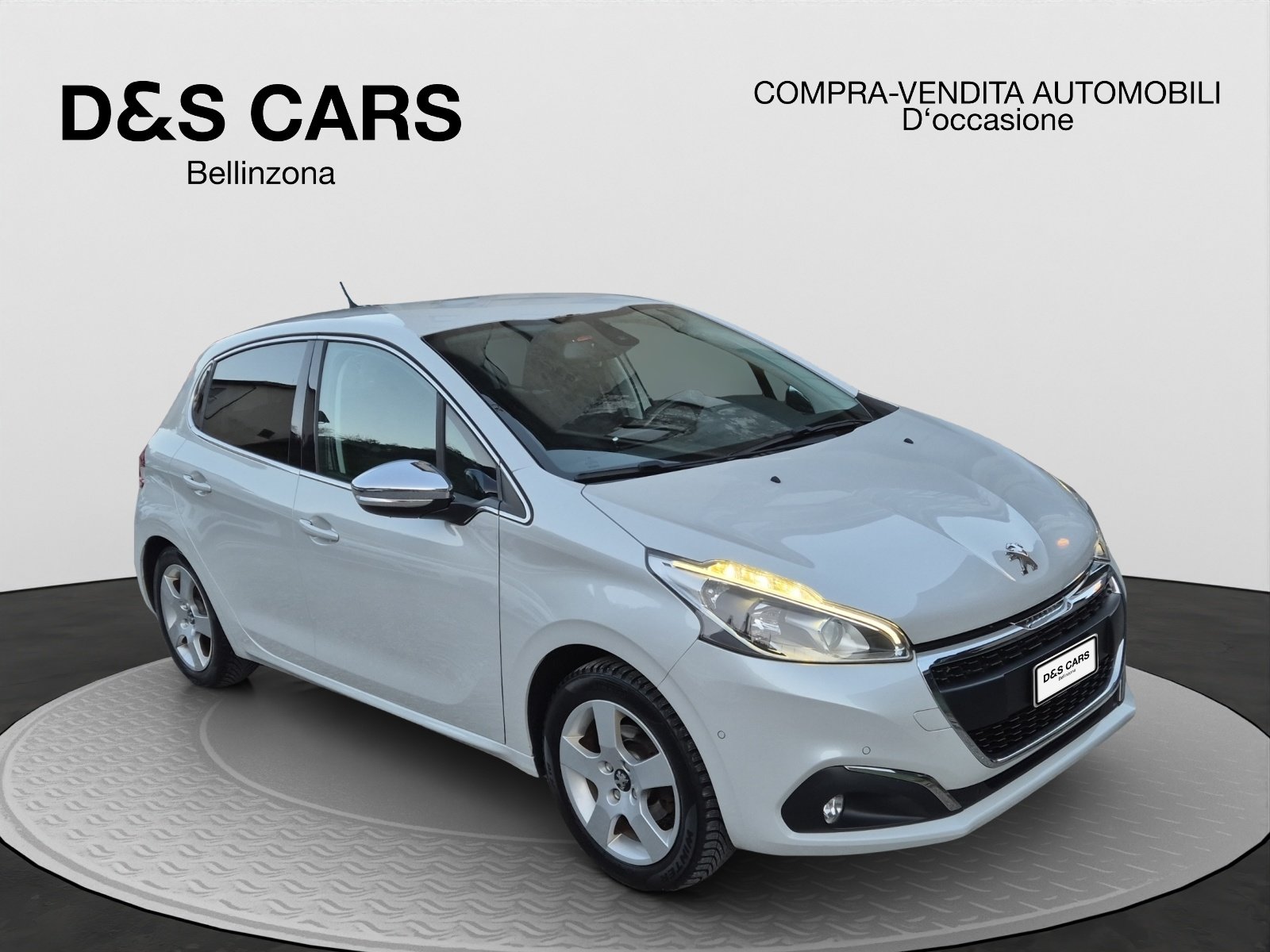 PEUGEOT 208 1.2 PureTech Allure, Petrol, Second hand / Used, Manual - 7