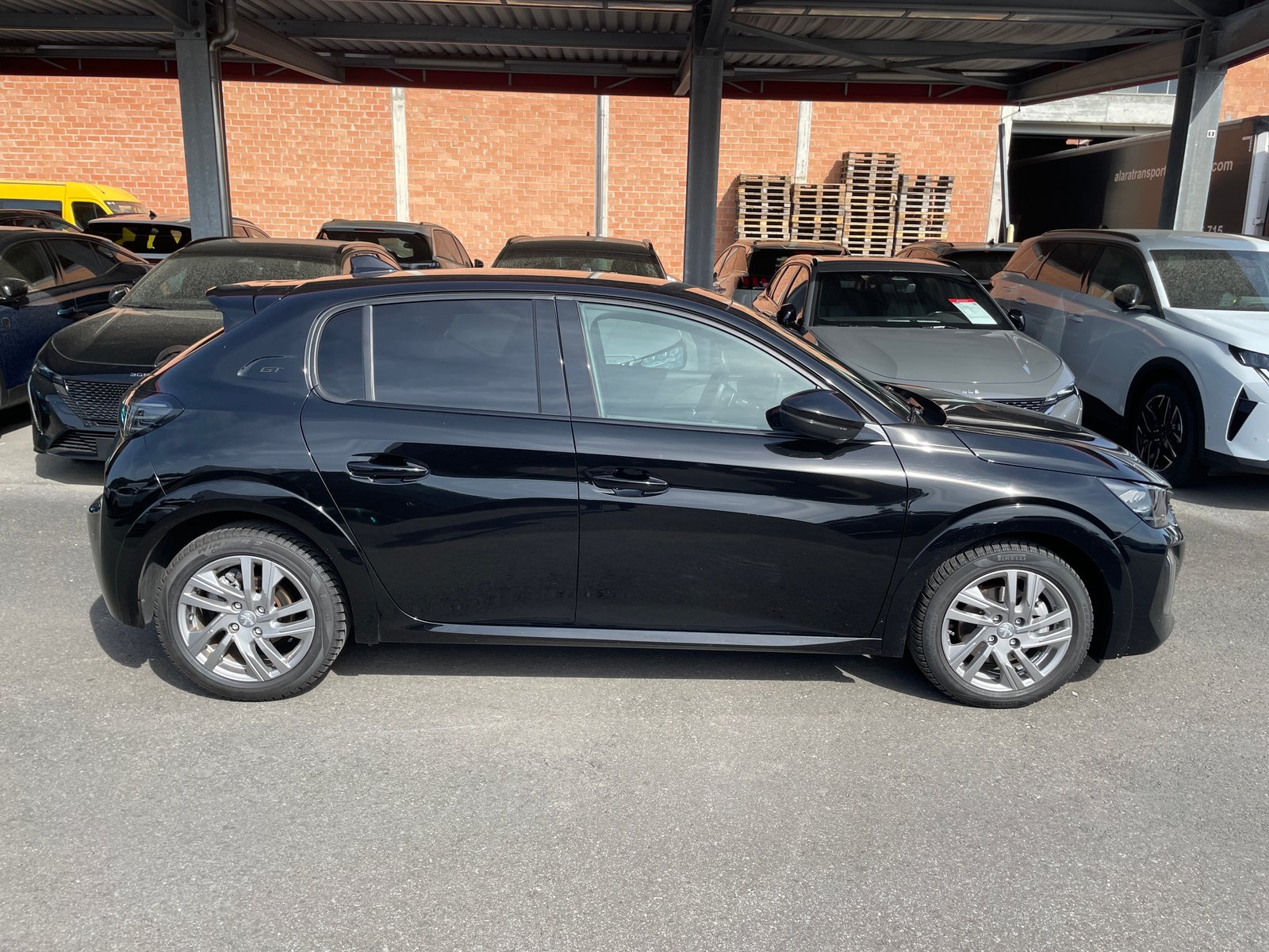 PEUGEOT 208 1.2 MHEV 145 GT, Mild-Hybrid Petrol/Electric, Second hand / Used, Automatic - 3