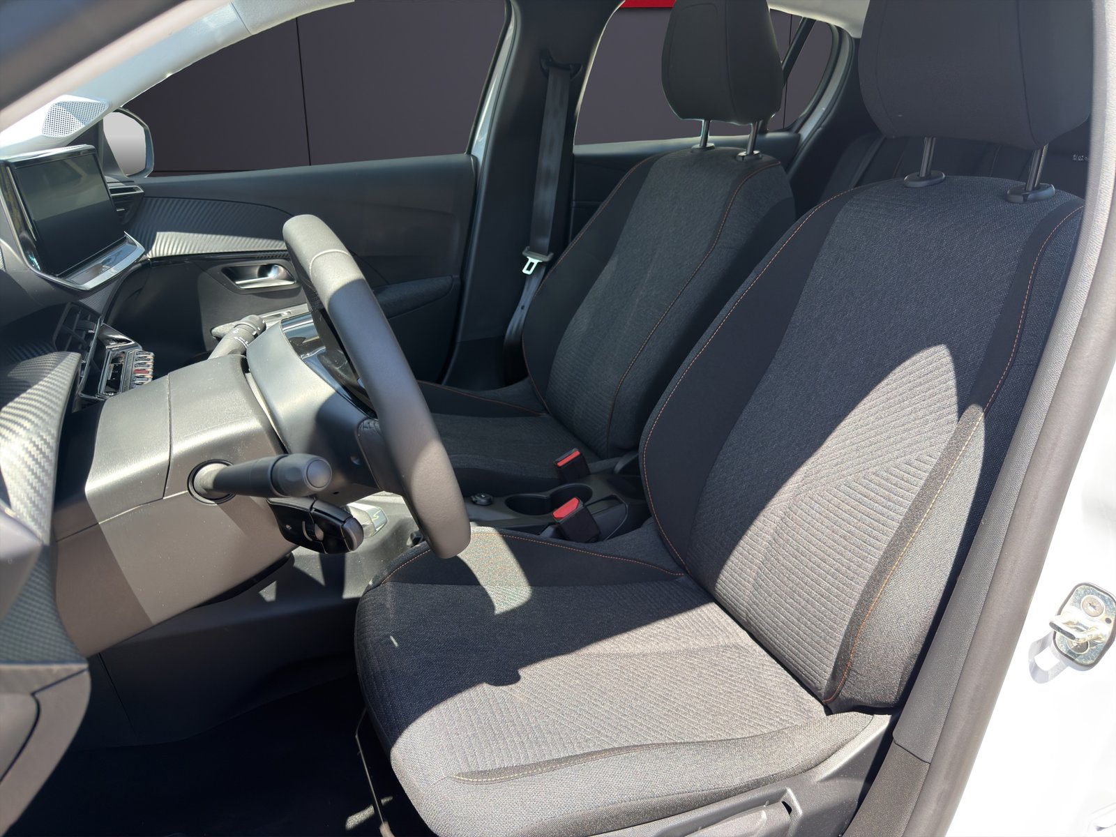 PEUGEOT 208 1.2 Style, Benzin, Occasion / Gebraucht, Handschaltung - 6
