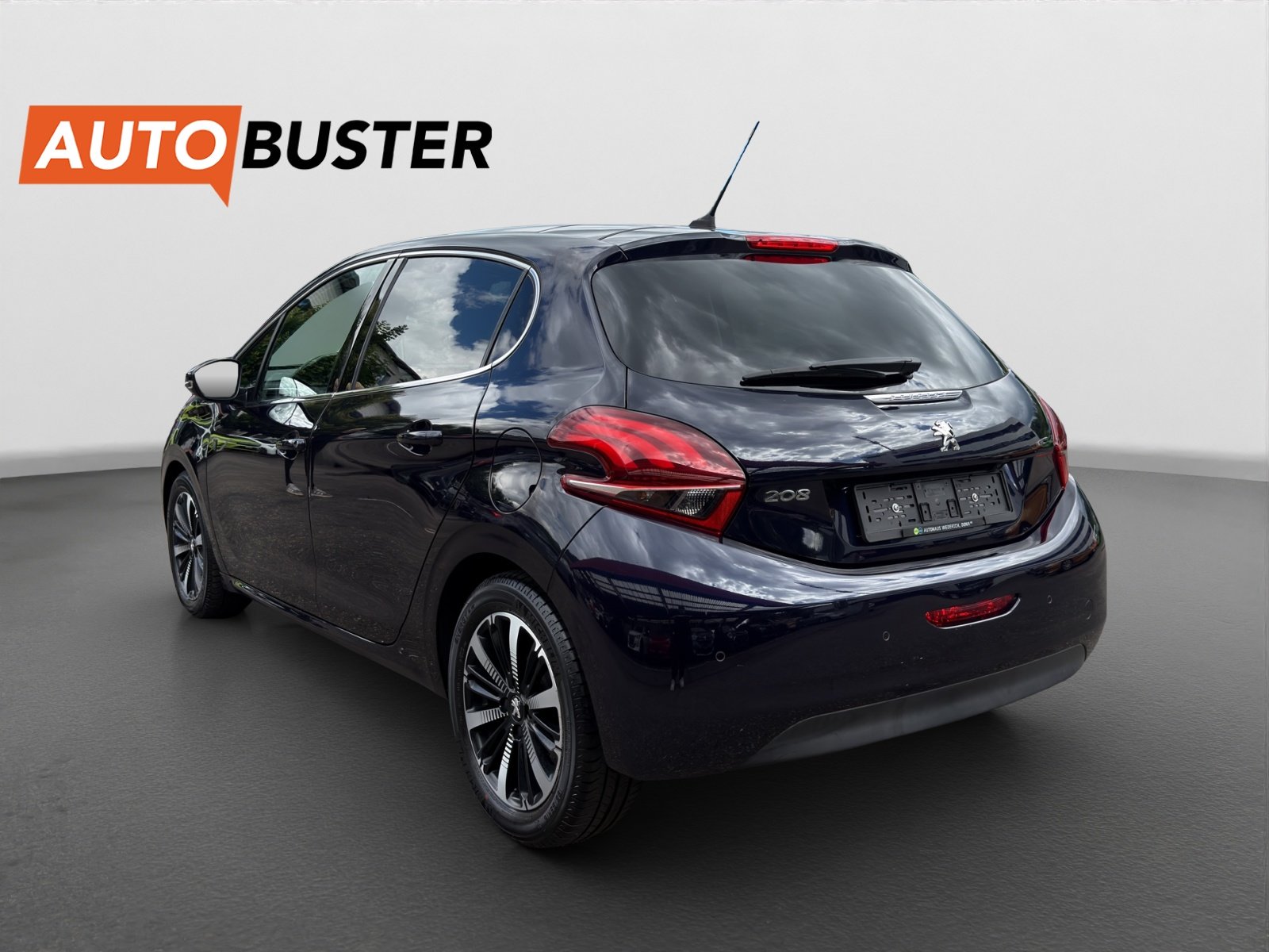 PEUGEOT 208 1.2 PureTech Signature, Benzin, Occasion / Gebraucht, Handschaltung - 3