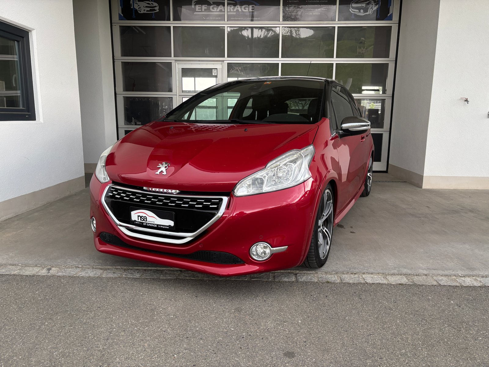 PEUGEOT 208 1.6 Turbo GTi