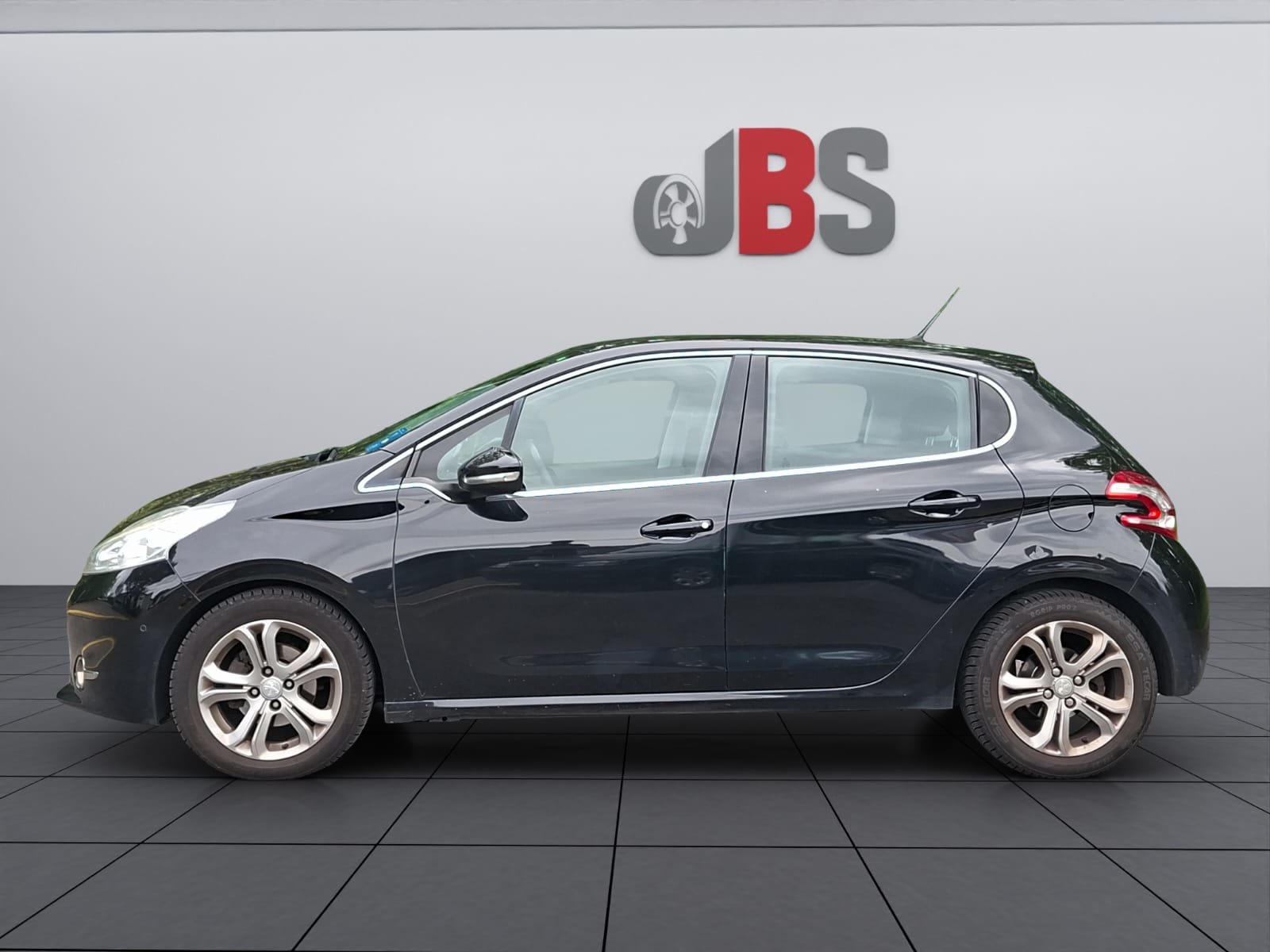 PEUGEOT 208 1.6 e-HDI Allure, Diesel, Occasion / Gebraucht, Handschaltung - 4