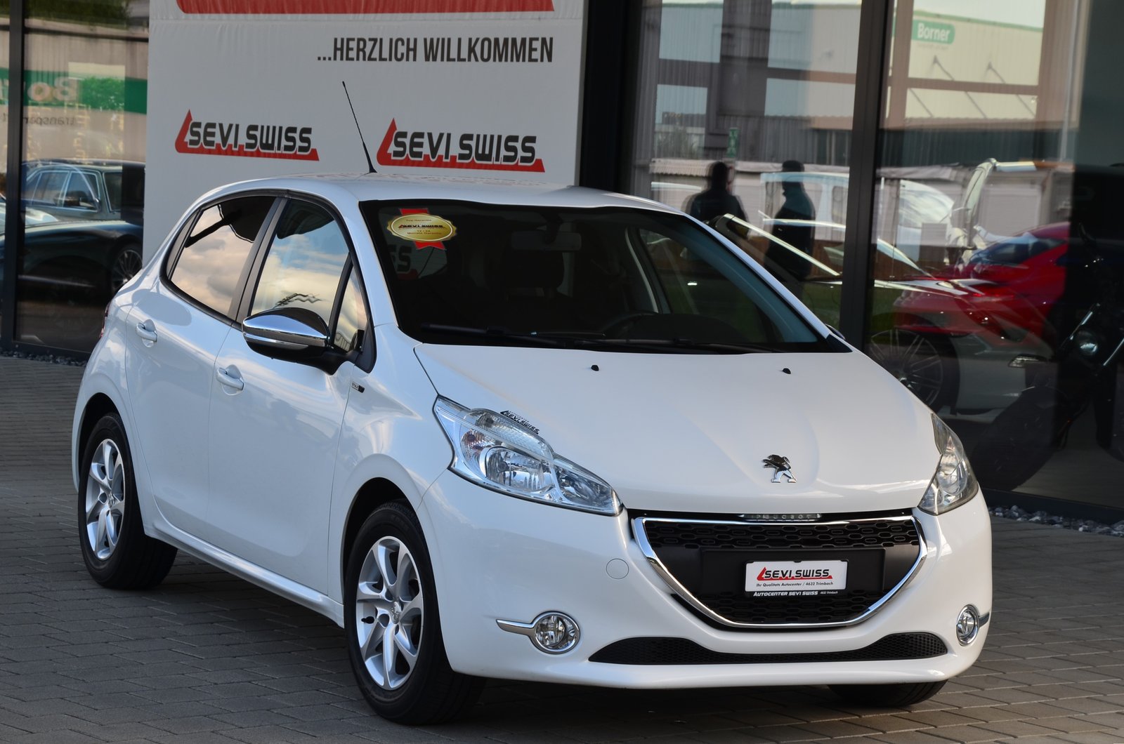PEUGEOT 208 1.2 VTI Style*Ab MFK,1 Jahr oder 20'000km Garant