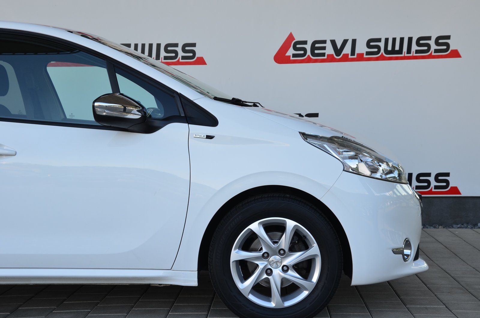 PEUGEOT 208 1.2 VTI Style*Ab MFK,1 Jahr oder 20'000km Garant, Essence, Occasion / Utilisé, Manuelle - 4