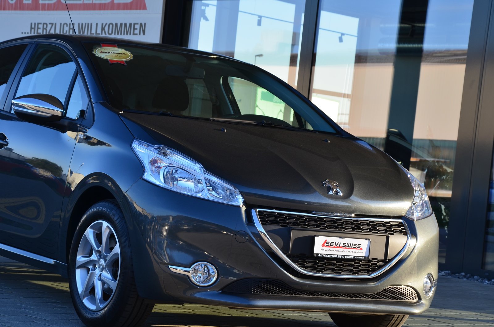 PEUGEOT 208 1.2 VTI Style*Aus erster Hand*Frisch ab MFK,1 Ja, Benzin, Occasion / Gebraucht, Handschaltung - 3