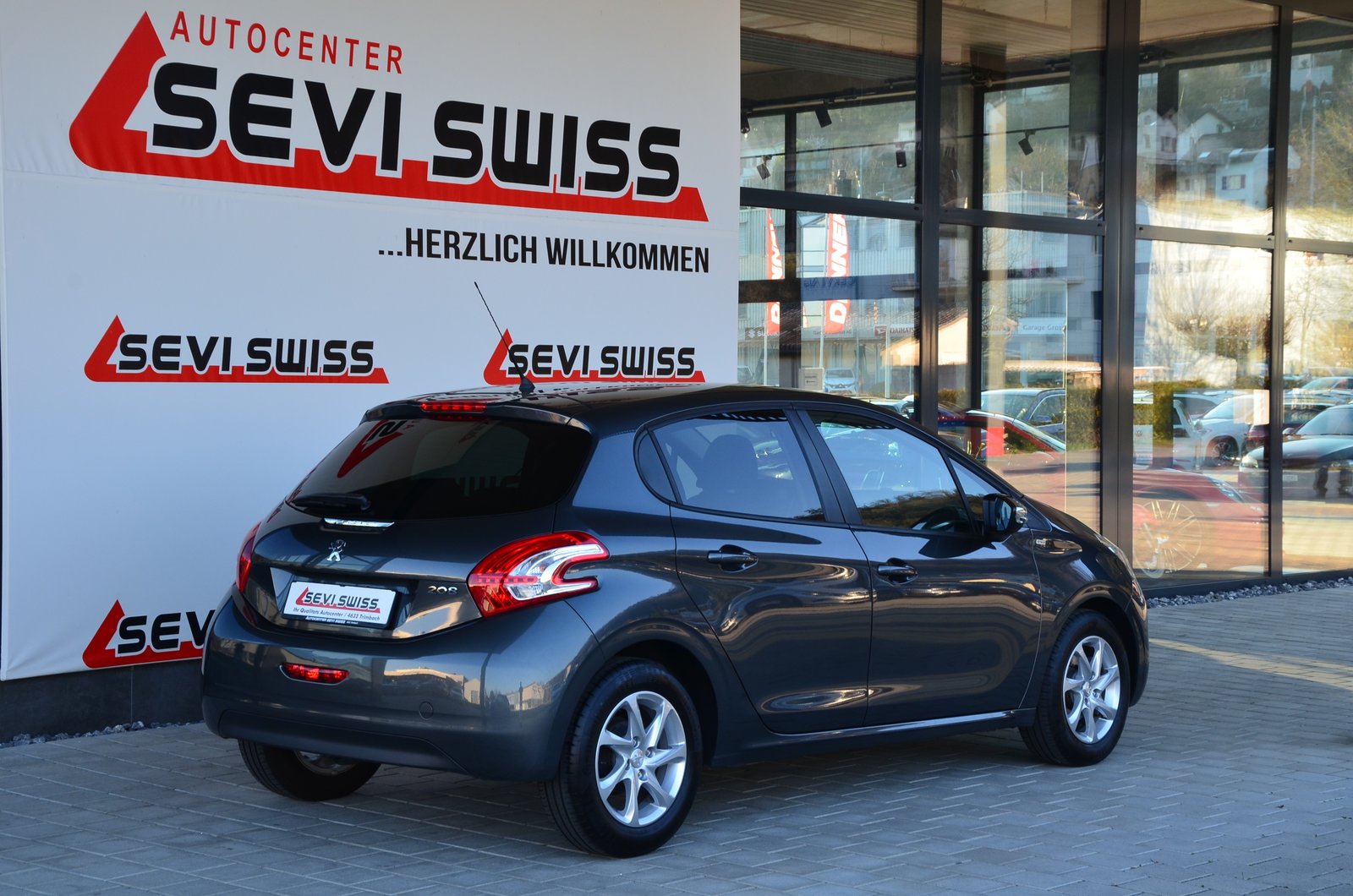 PEUGEOT 208 1.2 VTI Style*Aus erster Hand*Frisch ab MFK,1 Ja, Benzin, Occasion / Gebraucht, Handschaltung - 6