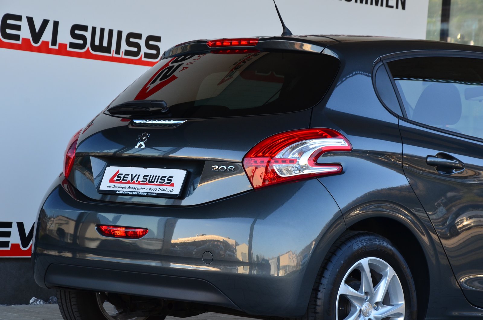 PEUGEOT 208 1.2 VTI Style*Aus erster Hand*Frisch ab MFK,1 Ja, Benzin, Occasion / Gebraucht, Handschaltung - 7