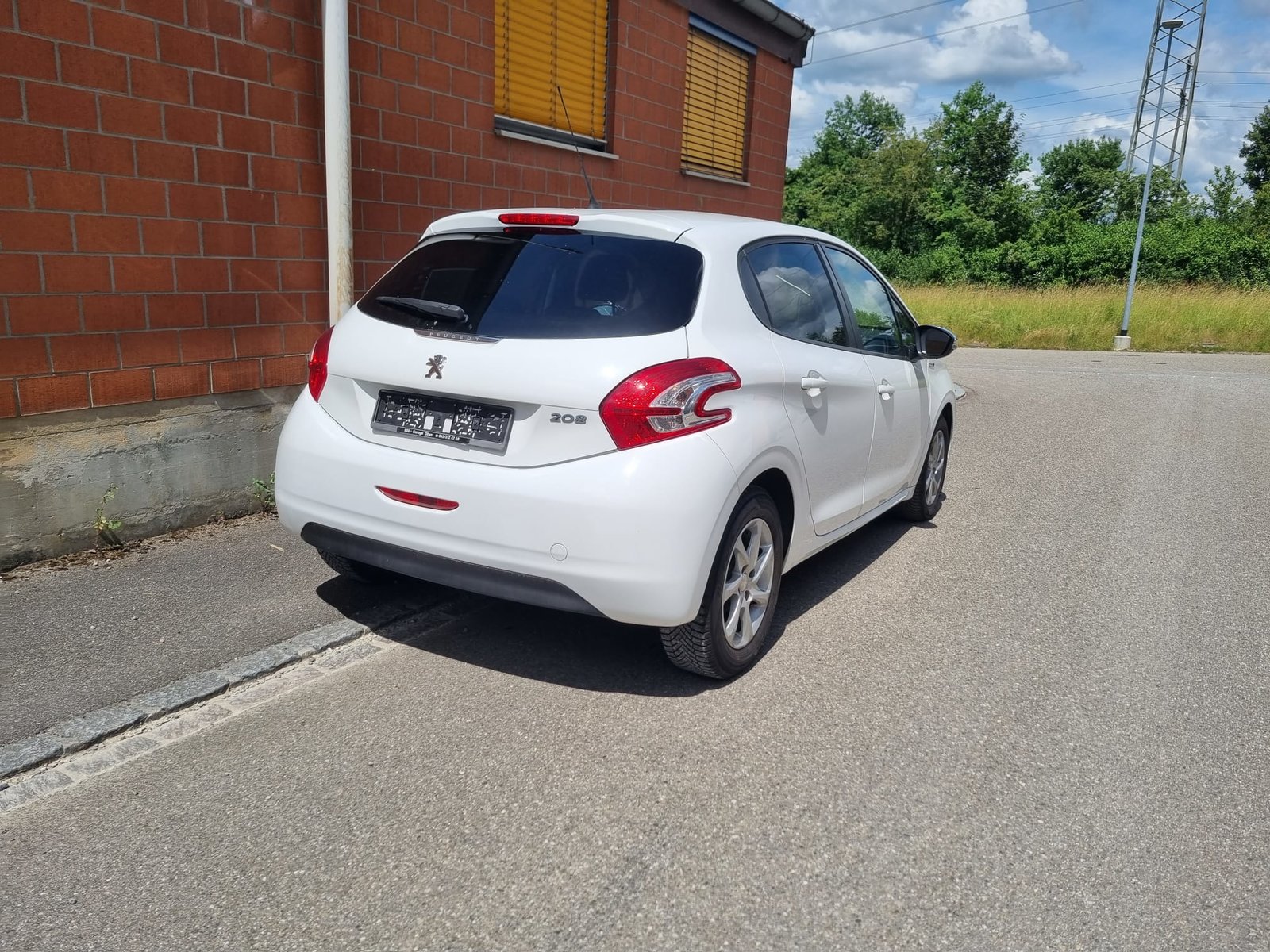 PEUGEOT 208 1.2 VTI Active, Petrol, Second hand / Used, Manual - 4