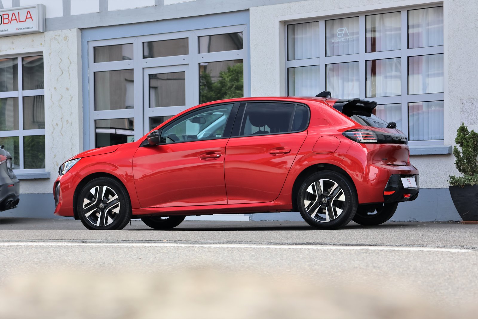 PEUGEOT 208 1.2 PureTech Allure EAT8, Benzina, Occasioni / Usate, Automatico - 4