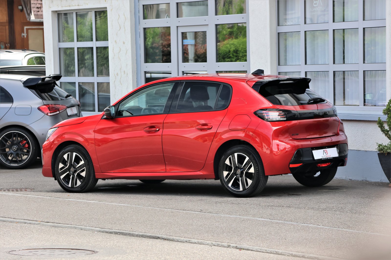 PEUGEOT 208 1.2 PureTech Allure EAT8, Benzina, Occasioni / Usate, Automatico - 5