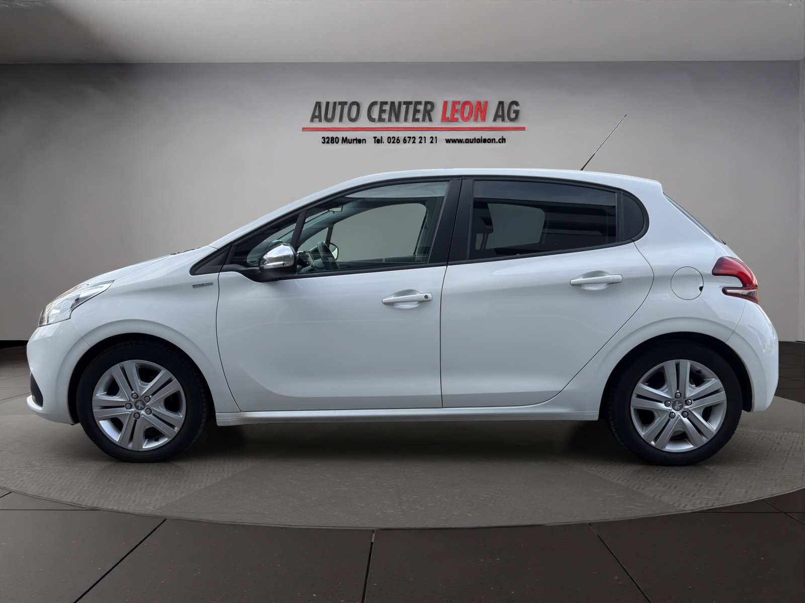 PEUGEOT 208 1.2 PureTech Access, Petrol, Second hand / Used, Manual - 3