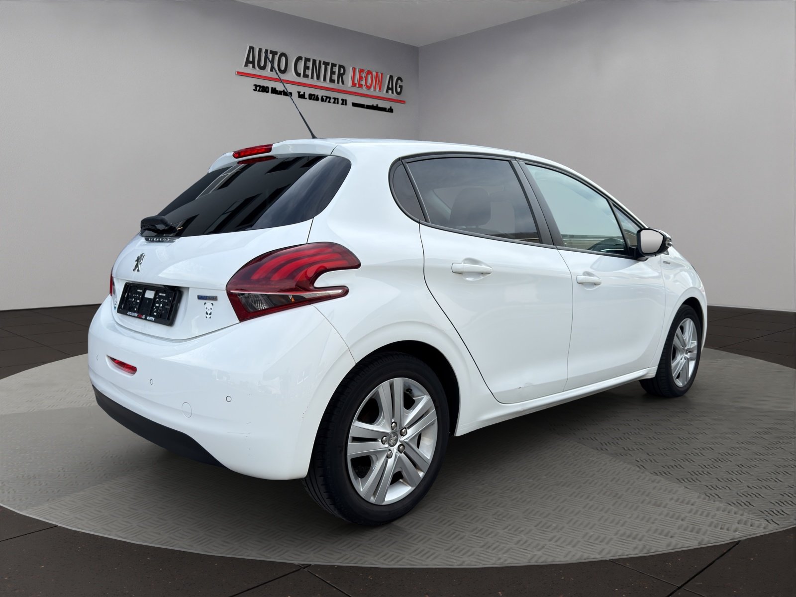 PEUGEOT 208 1.2 PureTech Access, Petrol, Second hand / Used, Manual - 6