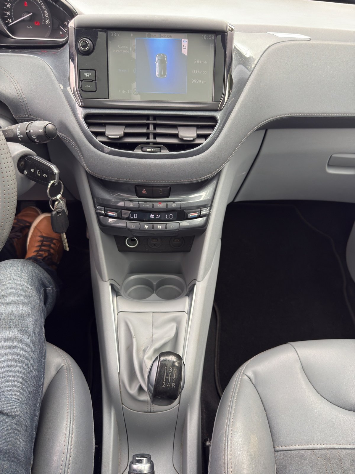 PEUGEOT 208 1.6 VTI Allure, Benzin, Occasion / Gebraucht, Handschaltung - 7