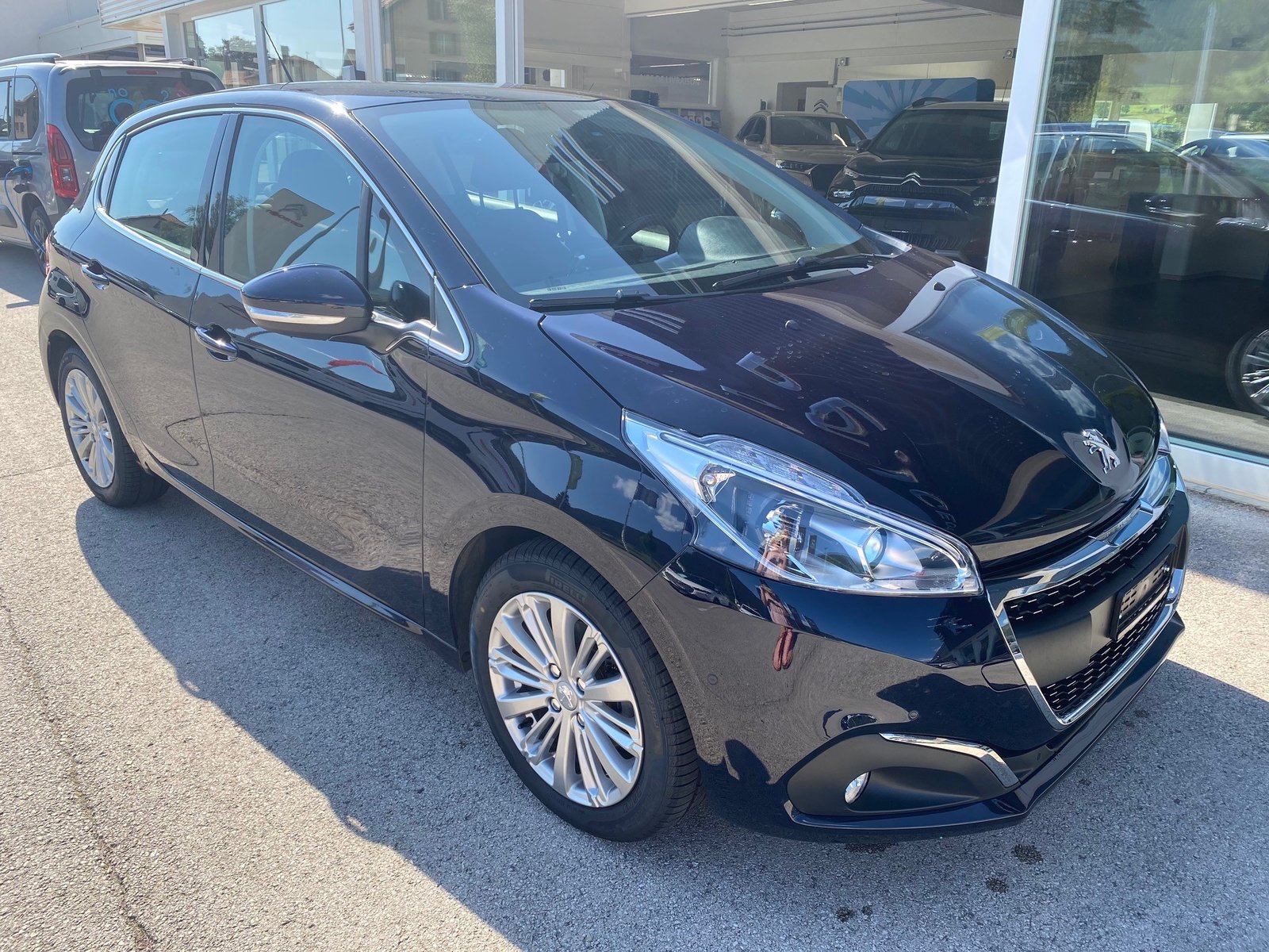 PEUGEOT 208 1.2 Allure