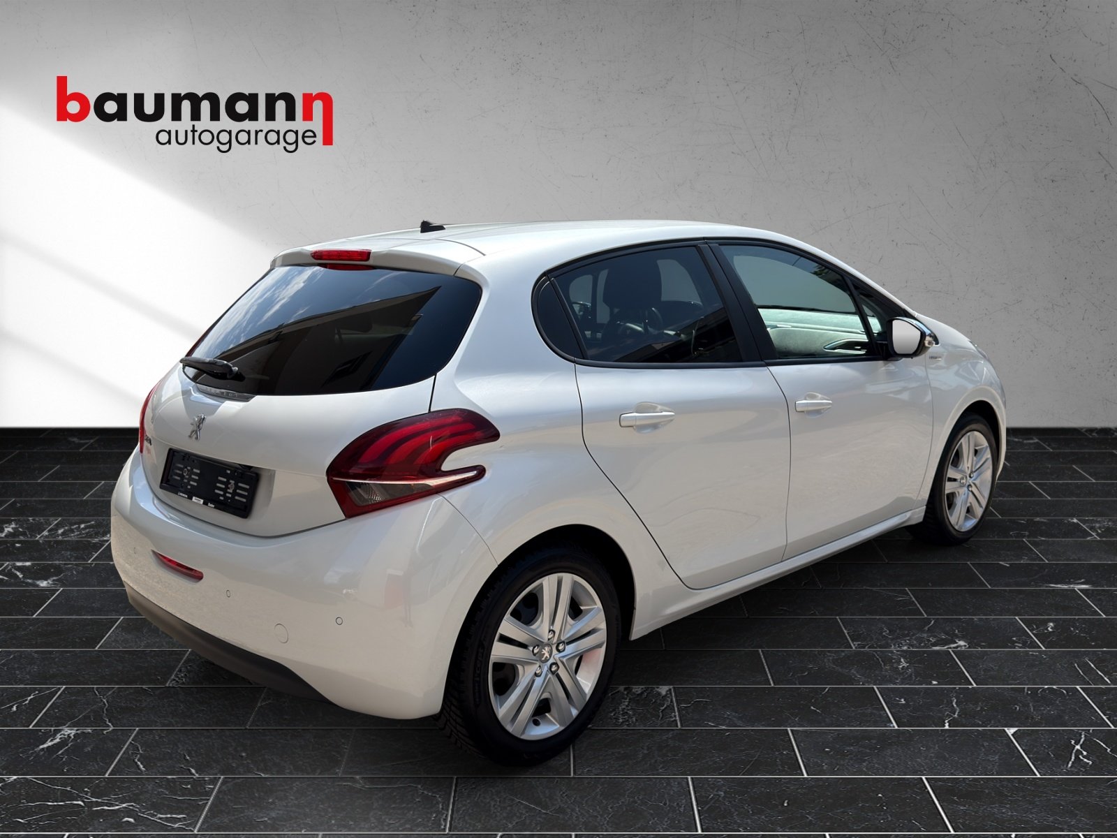 PEUGEOT 208 1.2 PureTech Style, Petrol, Second hand / Used, Manual - 4