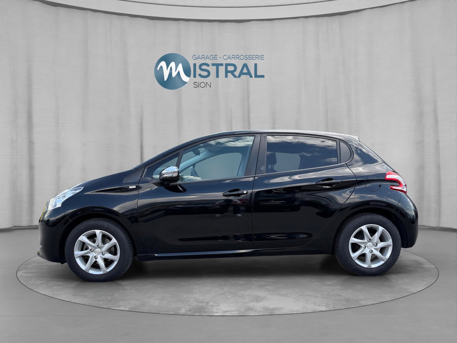 PEUGEOT 208 1.2 VTI Style, Essence, Occasion / Utilisé, Manuelle - 2