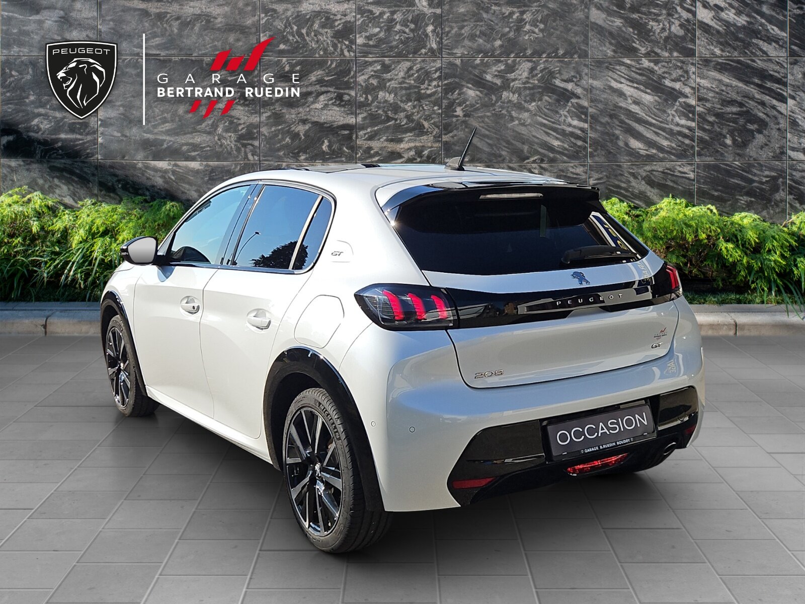 PEUGEOT 208 1.2 PureTech GT Pack, Essence, Occasion / Utilisé, Manuelle - 2