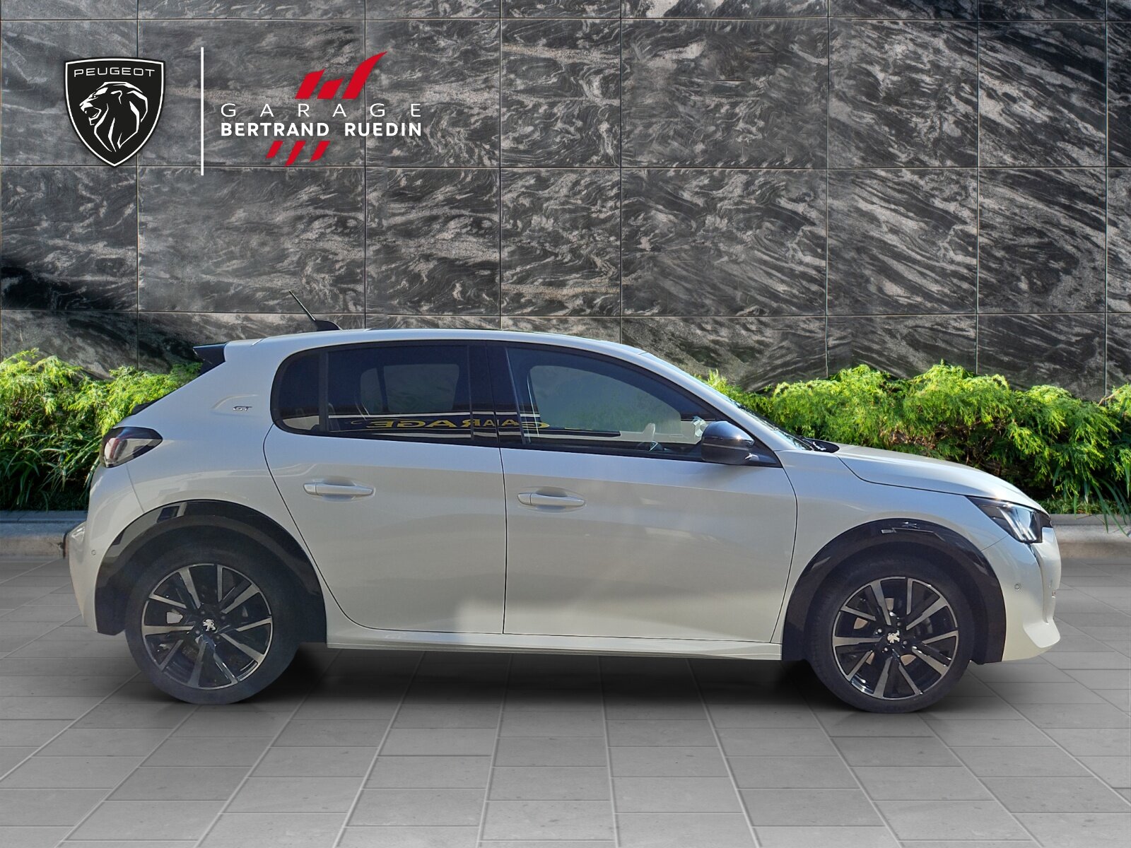 PEUGEOT 208 1.2 PureTech GT Pack, Essence, Occasion / Utilisé, Manuelle - 7
