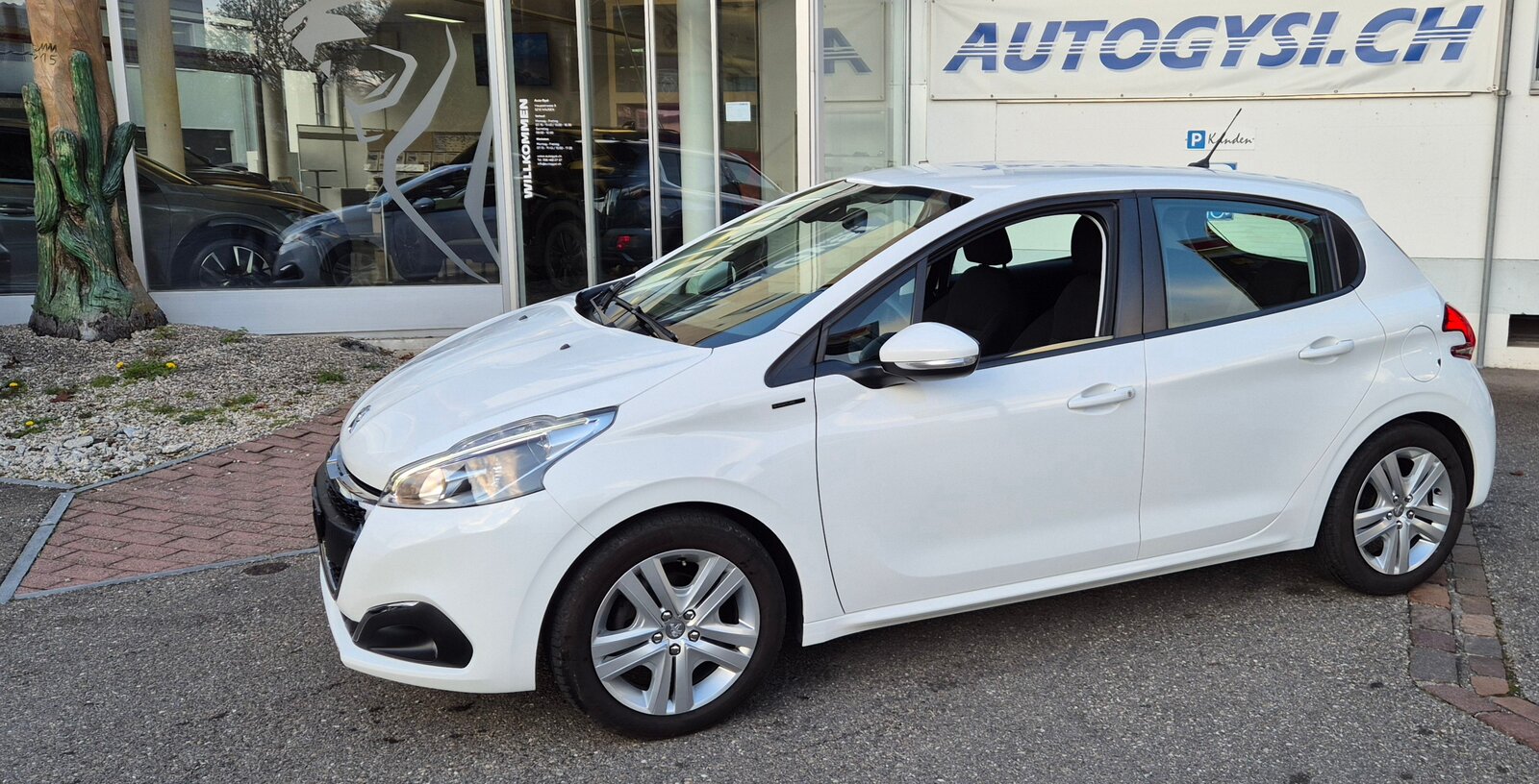 PEUGEOT 208 1.2 PureTech Active