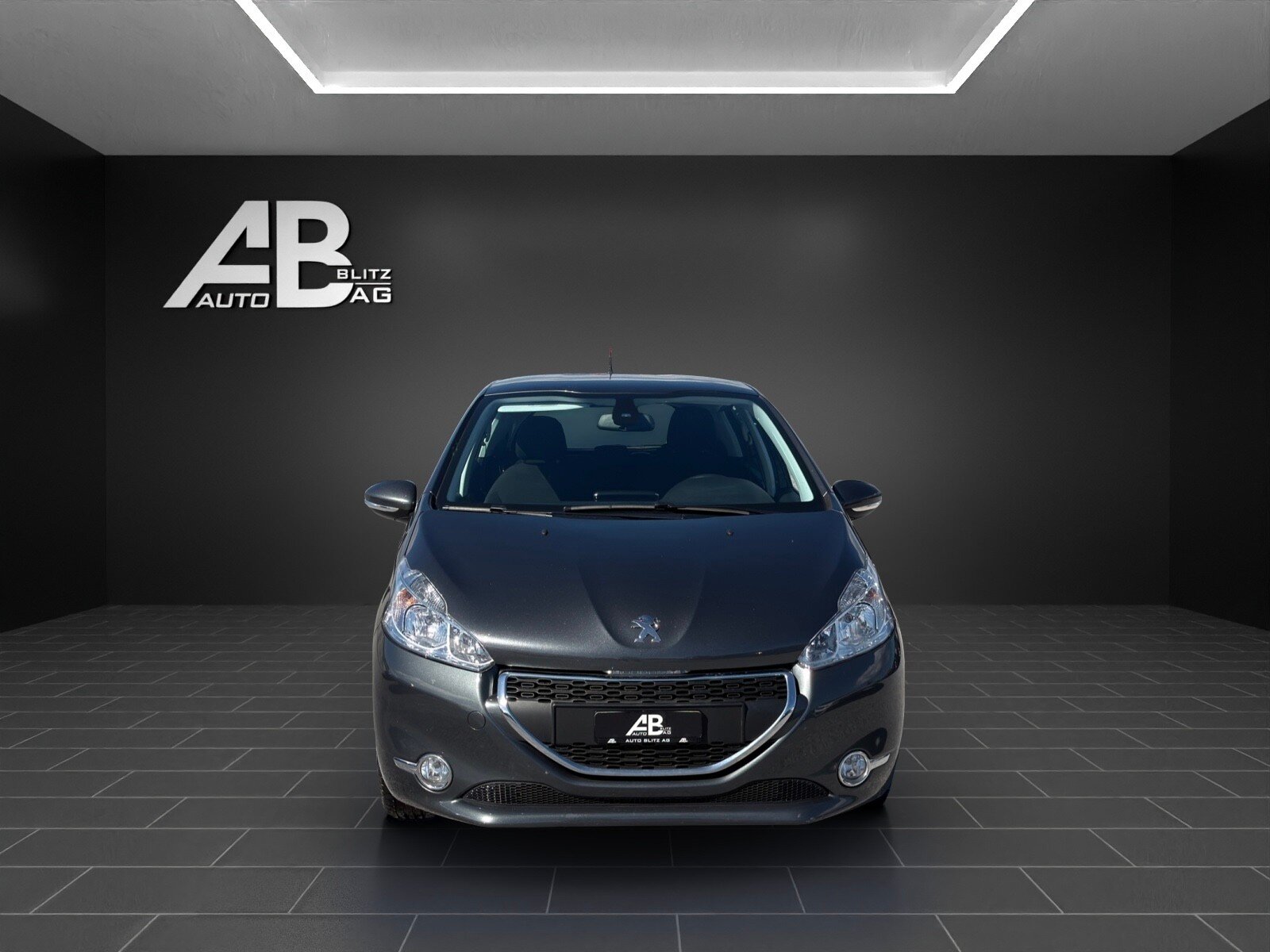 PEUGEOT 208 1.2 VTI Active mit 82 PS