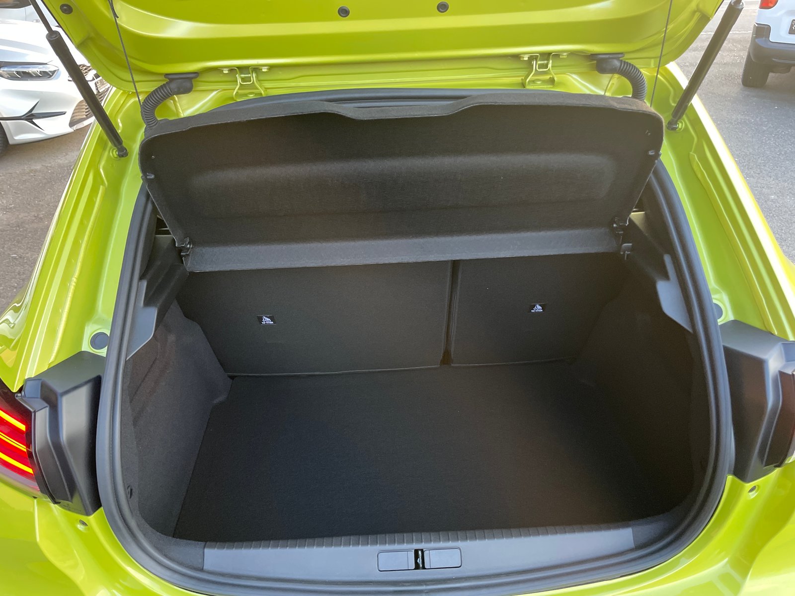 PEUGEOT 208 1.2 MHEV 110 Allure Premium, Hybride Léger Essence/Électricité, Voiture de démonstration, Automatique - 6