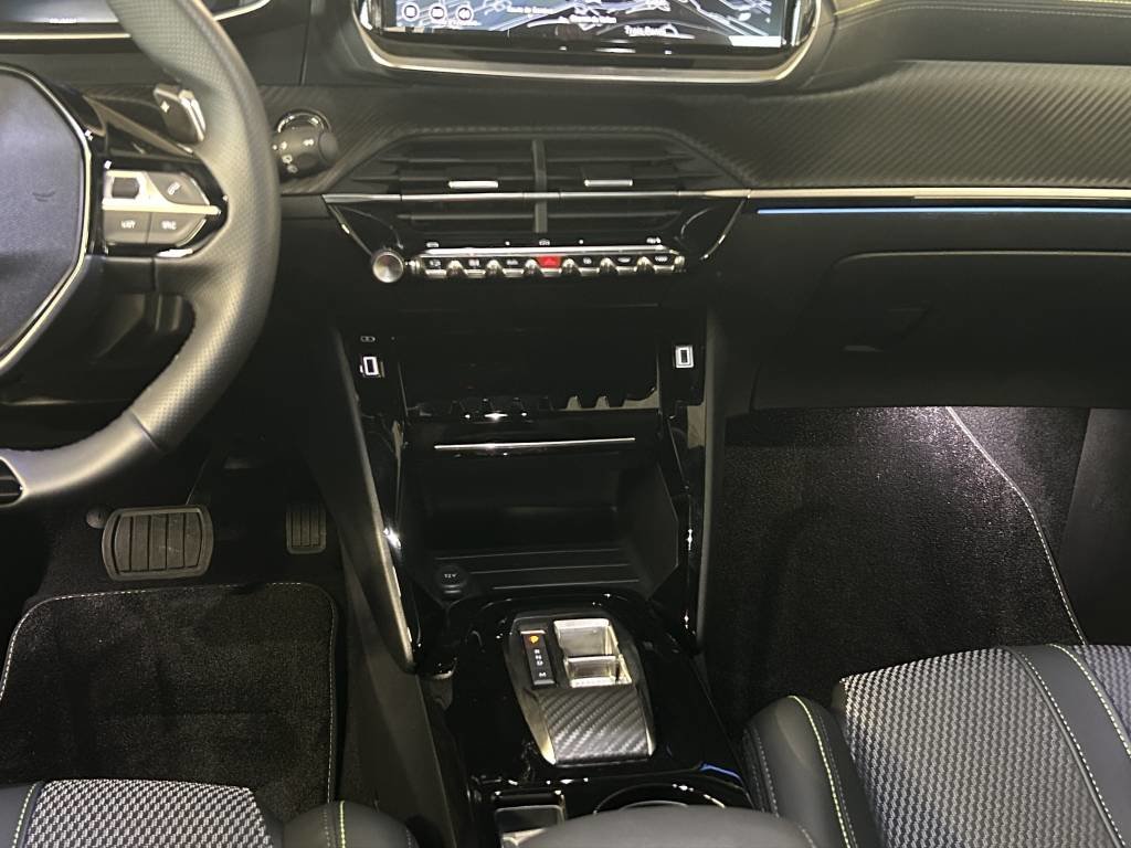 PEUGEOT 208 1.2 MHEV 110 GT, Benzin, Vorführwagen, Automatik - 7
