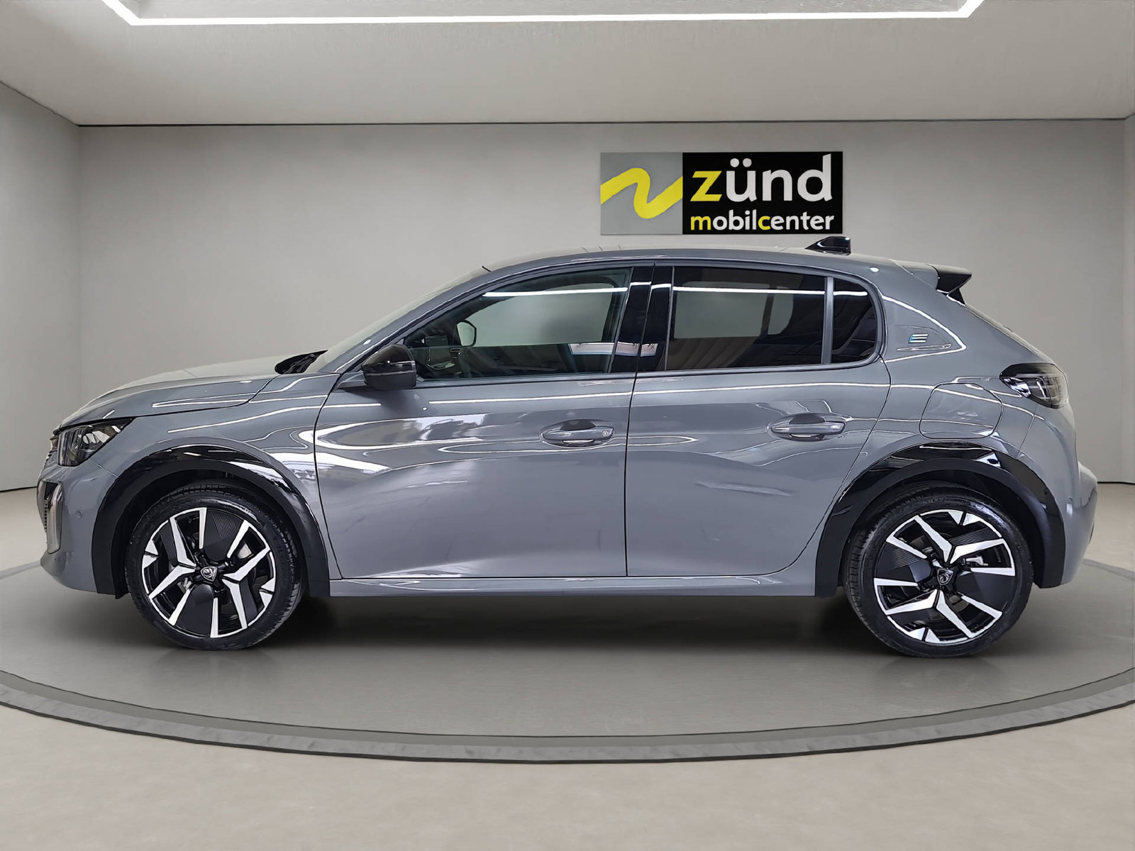 PEUGEOT E-208 GT, Elektro, Neues Fahrzeug mit Tageszulassung, Automatik - 2