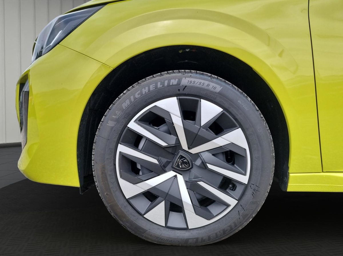 PEUGEOT 208 1.2 Hybrid Active, Mild-Hybrid Petrol/Electric, New car, Automatic - 7