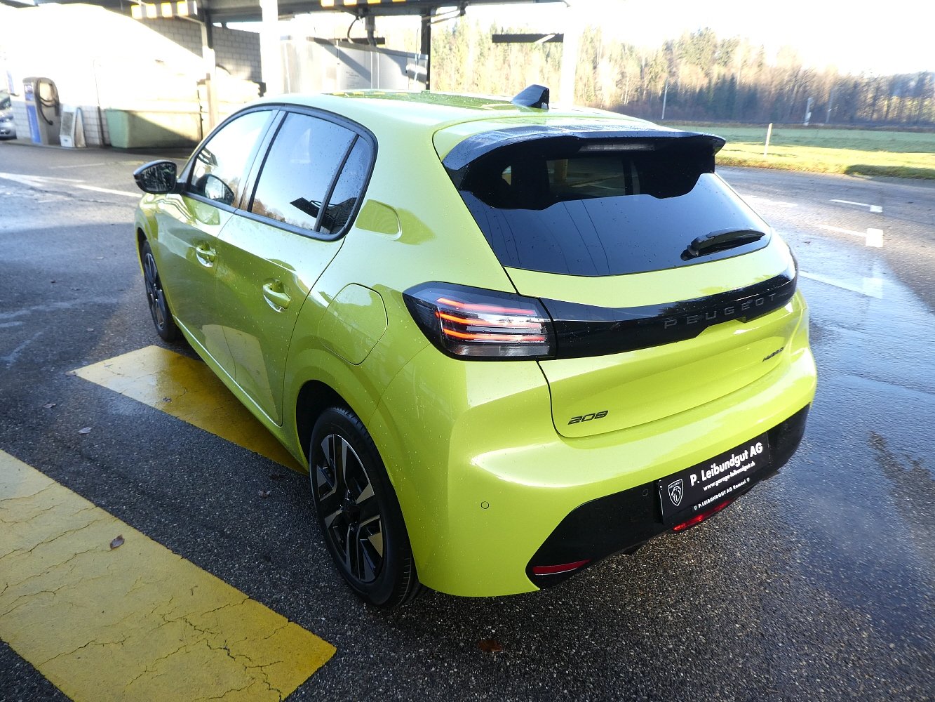 PEUGEOT 208 1.2 Hybrid Allure Premium, Mild-Hybrid Benzin/Elektro, Neuwagen, Automatik - 6
