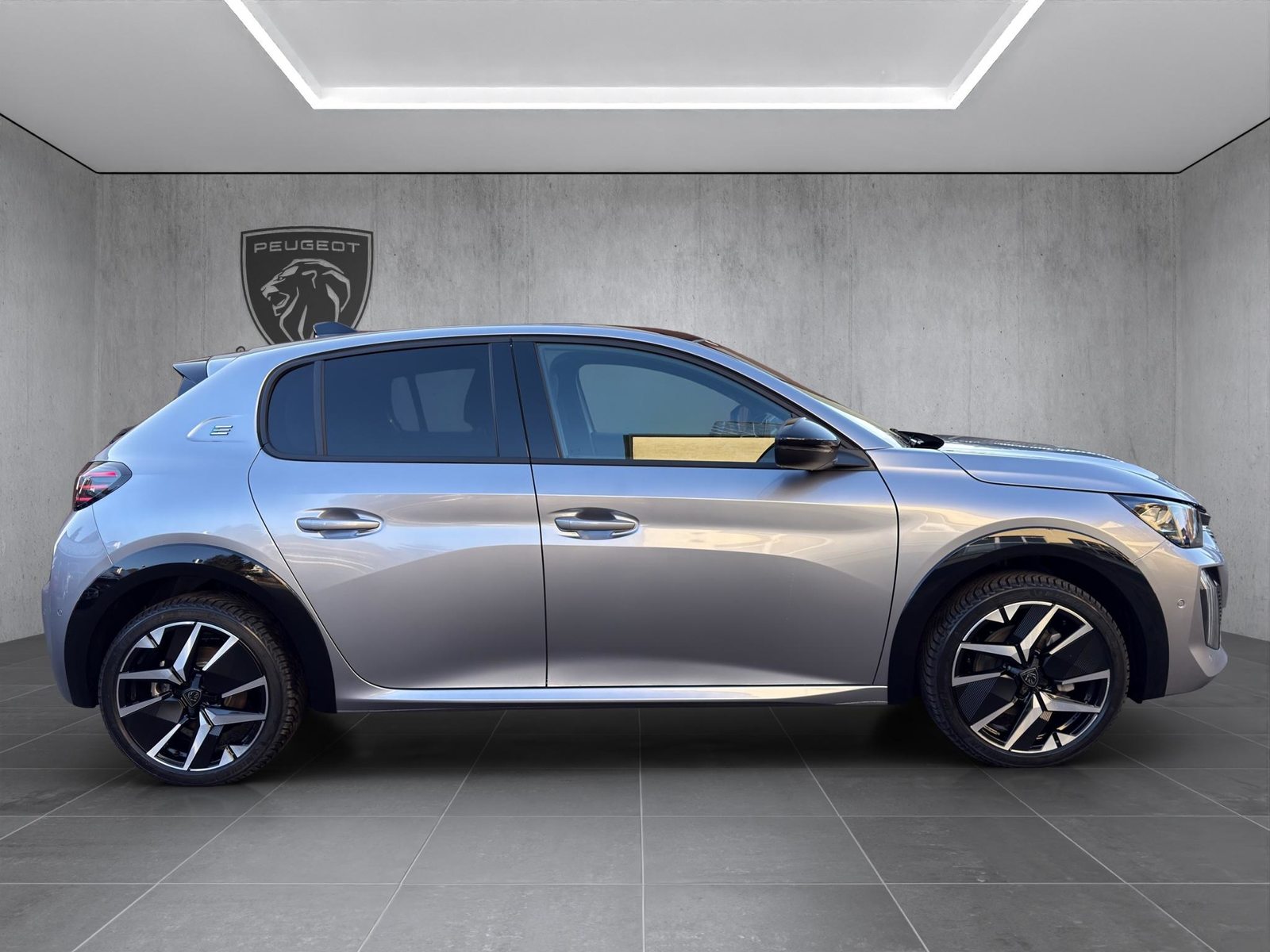 PEUGEOT 208 e-GT, Electric, New car, Automatic - 4