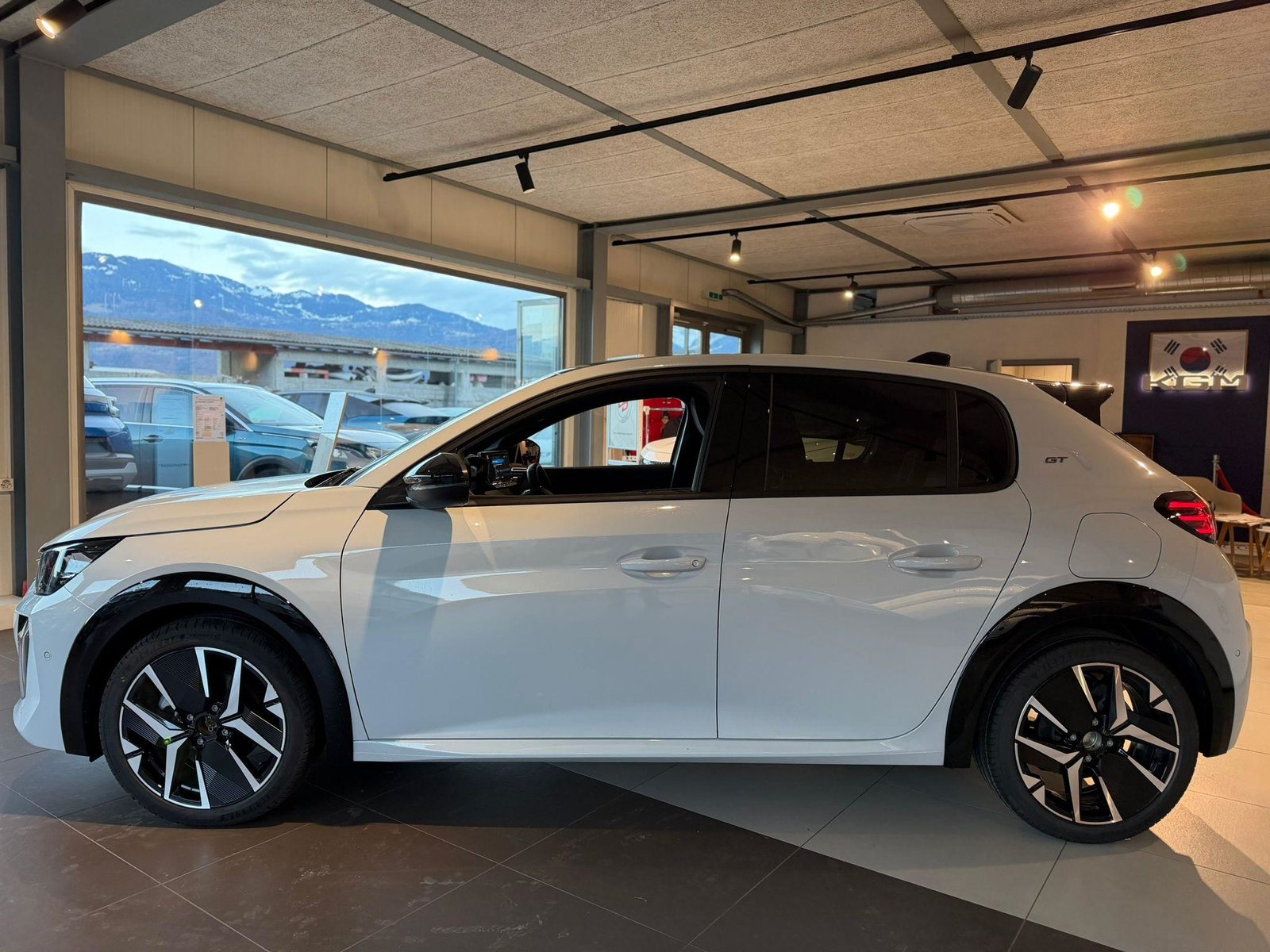 PEUGEOT 208 1.2 Hybrid 145 GT, Hybride Léger Essence/Électricité, Voiture nouvelle, Automatique - 2