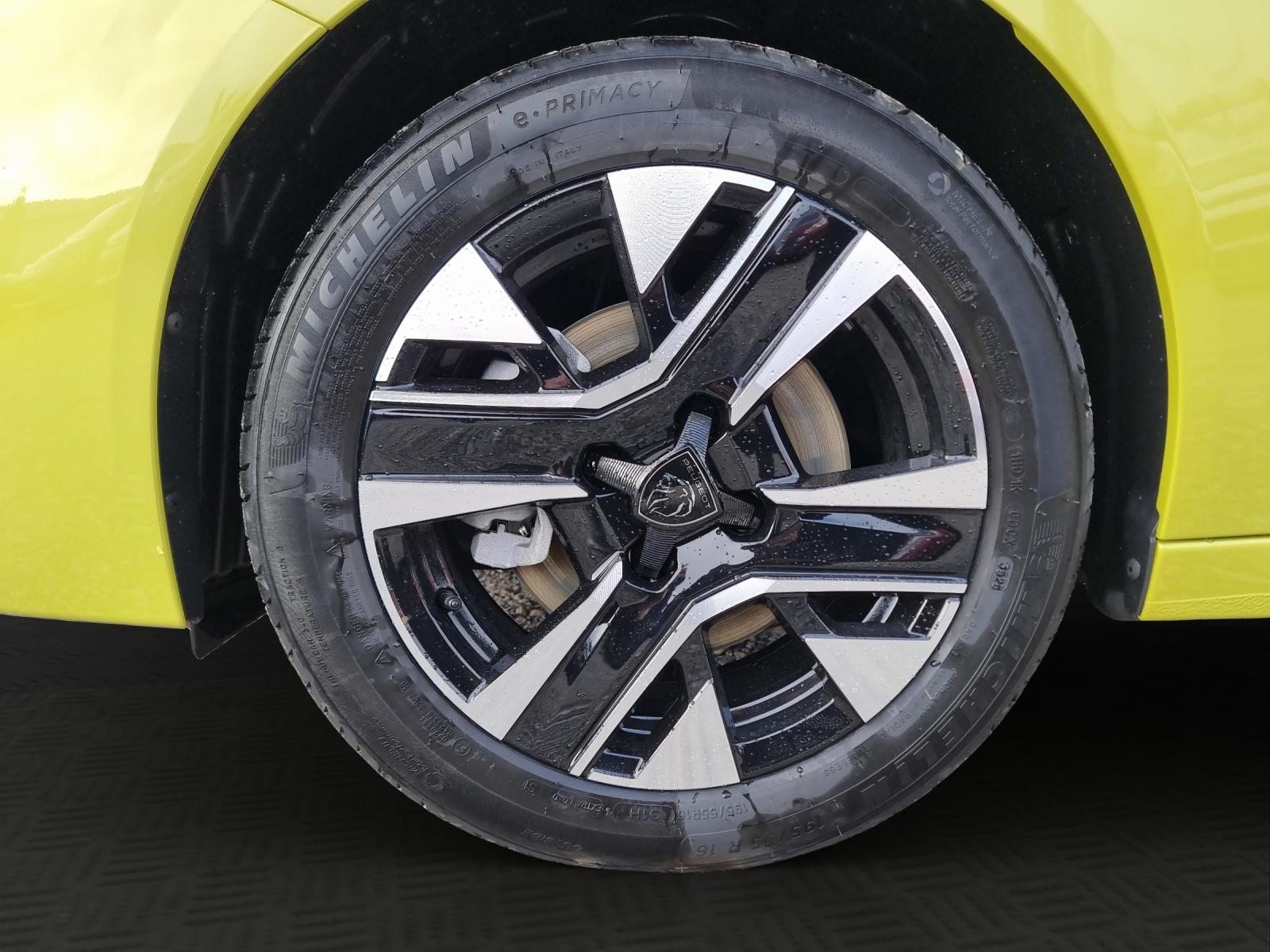 PEUGEOT 208 1.2 Hybrid Allure Premium, Hybride Léger Essence/Électricité, Voiture nouvelle, Automatique - 7