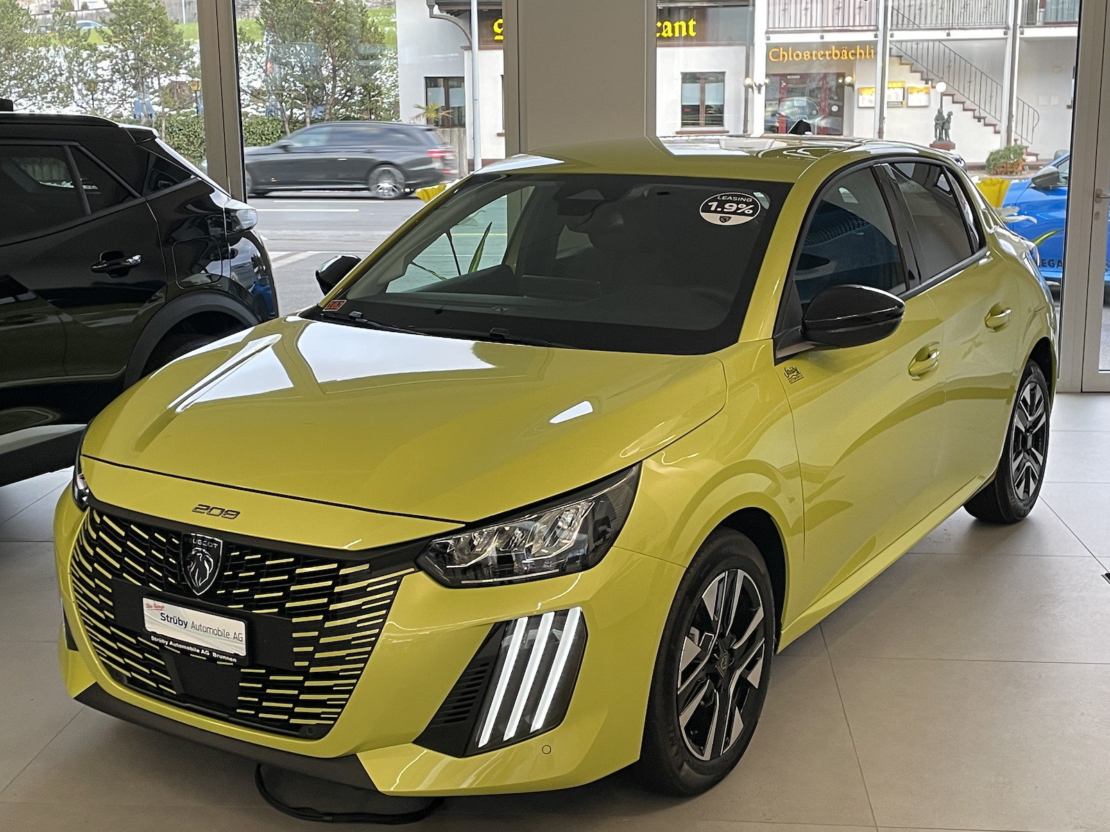 PEUGEOT 208 1.2 Hybrid Allure Premium