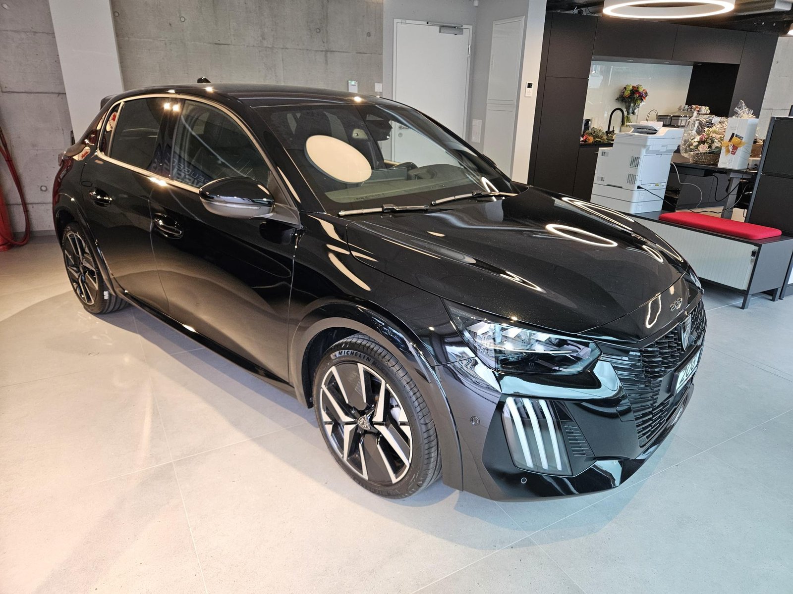 PEUGEOT 208 1.2 Hybrid 145 GT, Hybride Léger Essence/Électricité, Voiture nouvelle, Automatique - 4