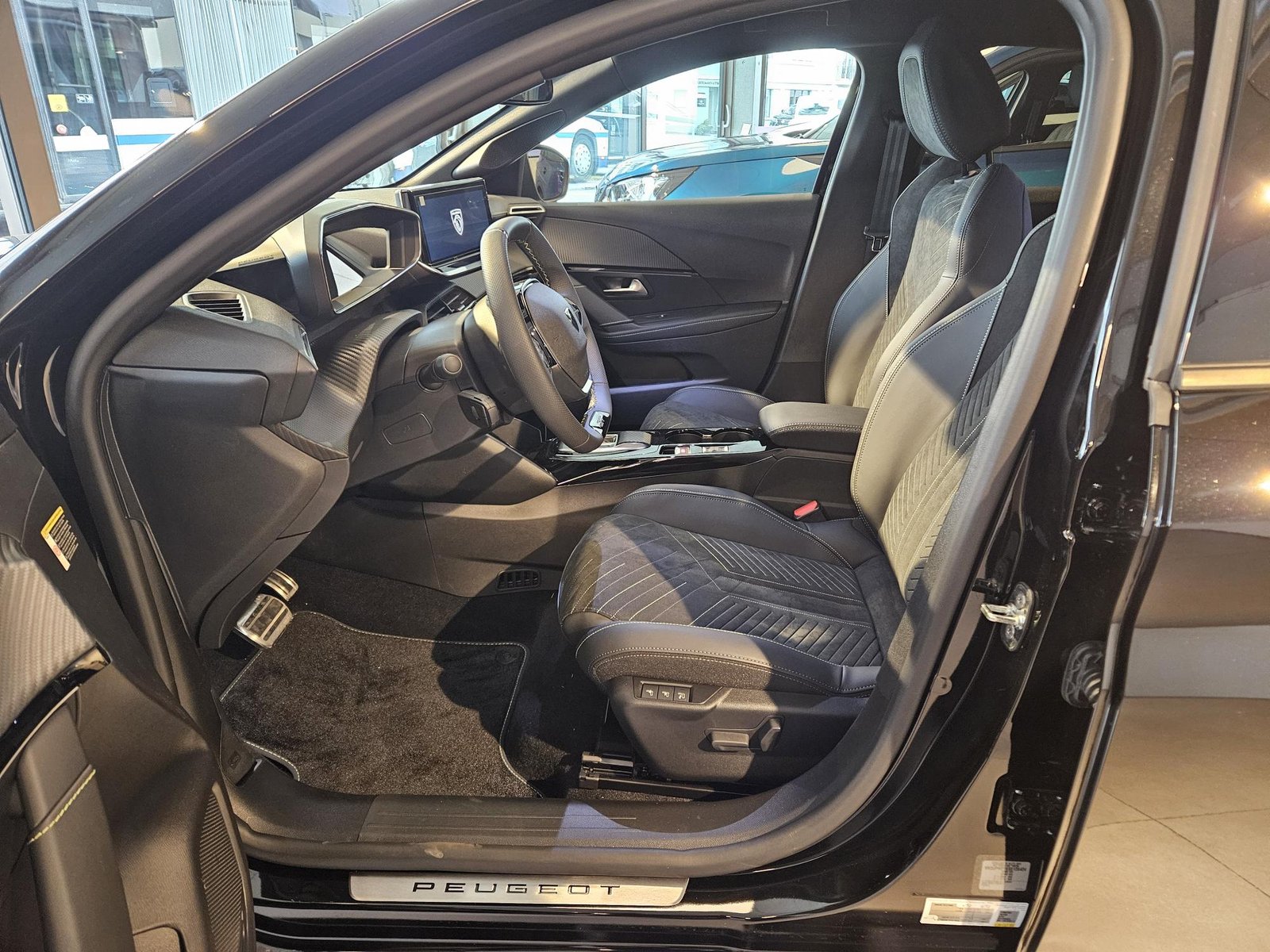 PEUGEOT 208 1.2 Hybrid 145 GT, Hybride Léger Essence/Électricité, Voiture nouvelle, Automatique - 7