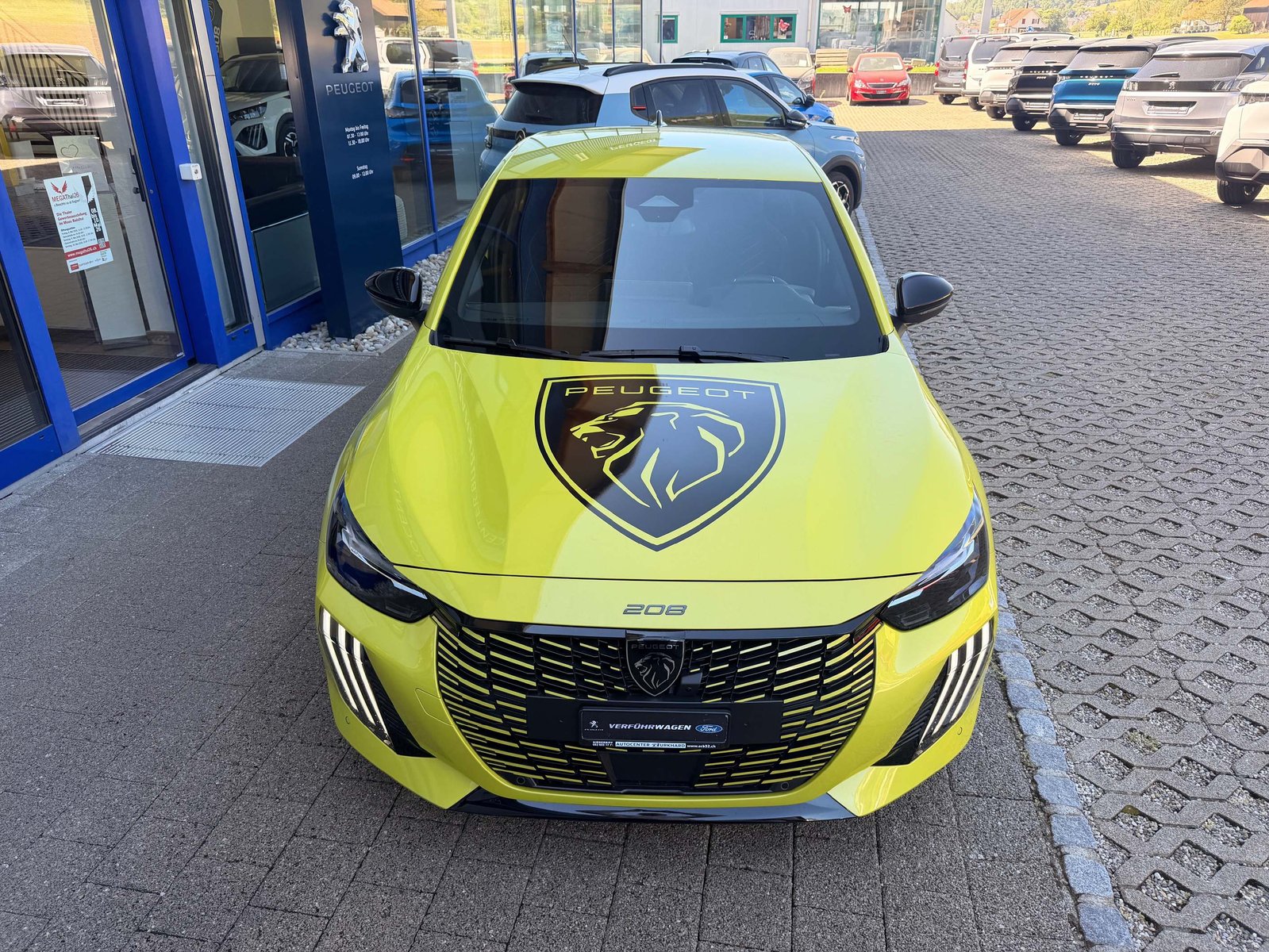 PEUGEOT 208 1.2 Hybrid 145 GT, Mild-Hybrid Benzin/Elektro, Neuwagen, Automatik - 3