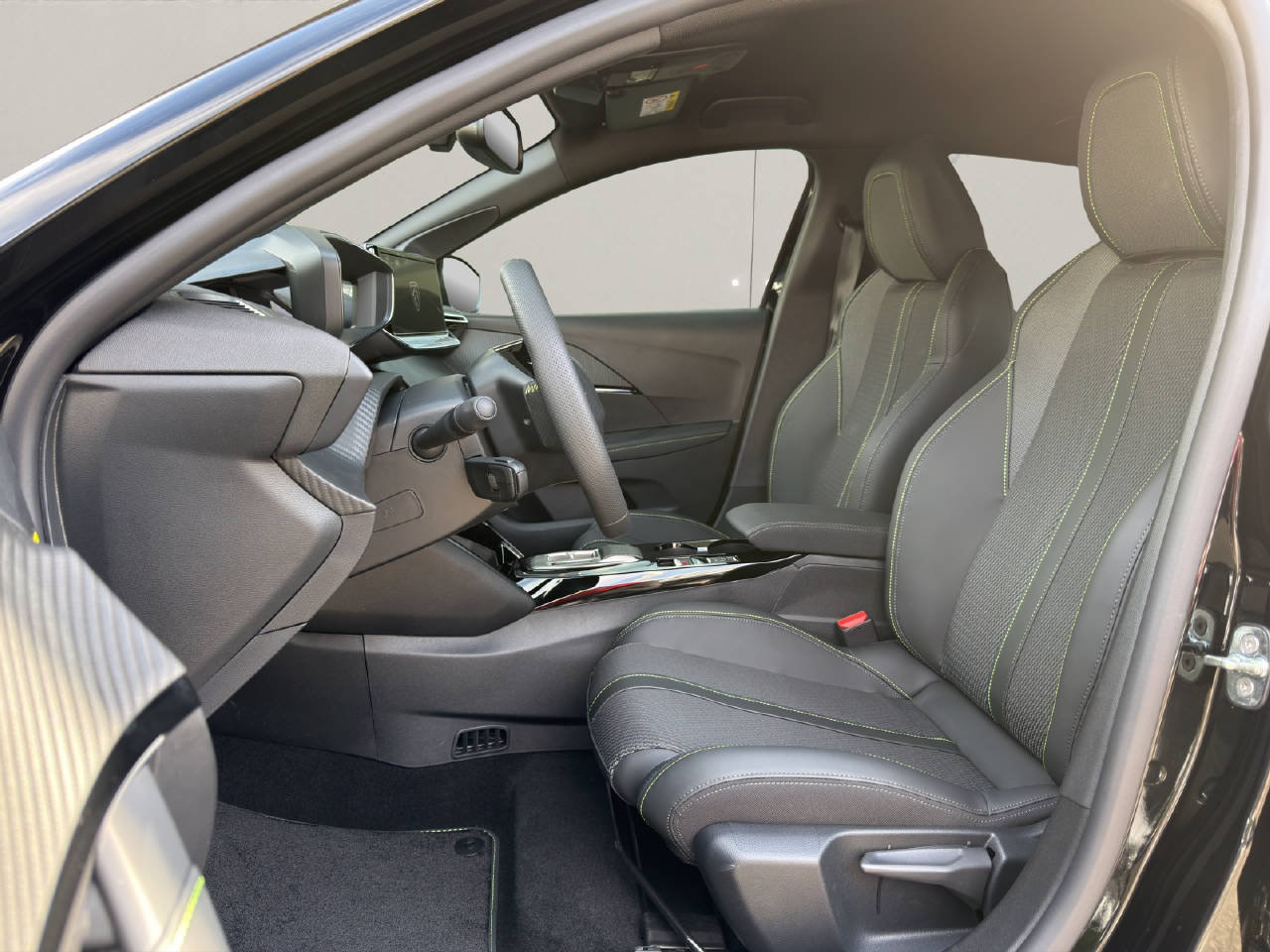 PEUGEOT 208 1.2 Hybrid 145 GT, Mild-Hybrid Benzin/Elektro, Neuwagen, Automatik - 4