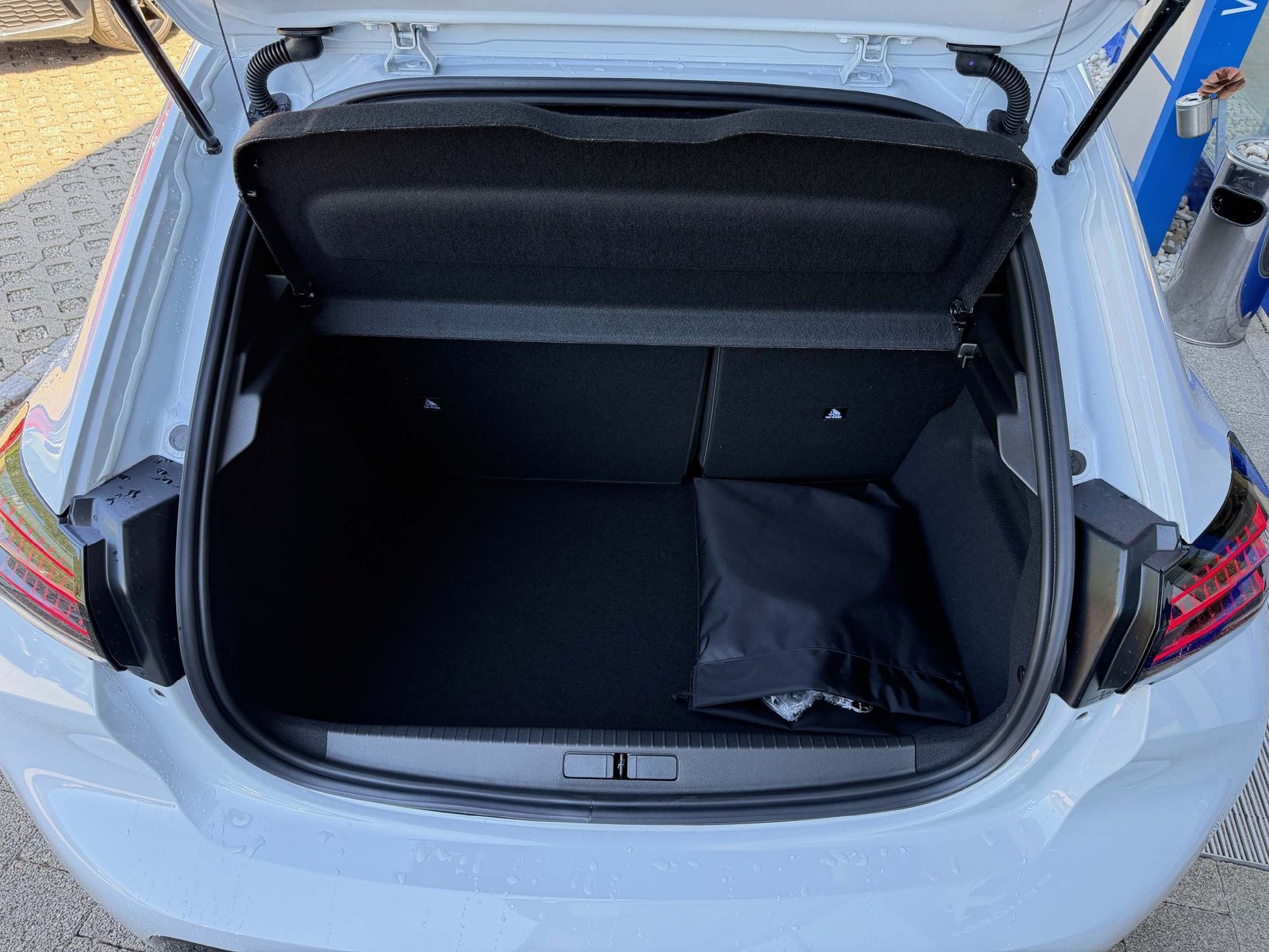 PEUGEOT 208 e-GT 8 Jahre Werksgarantie, Elettrica, Auto nuove, Automatico - 6