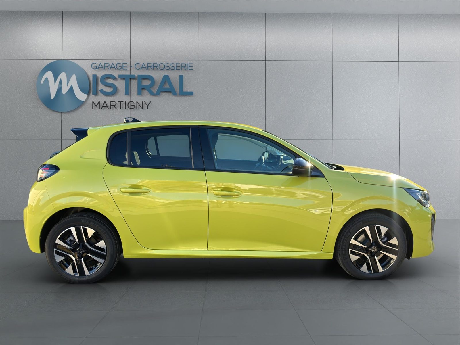 PEUGEOT 208 1.2 Hybrid Allure Premium, Hybride Léger Essence/Électricité, Voiture nouvelle, Automatique - 7