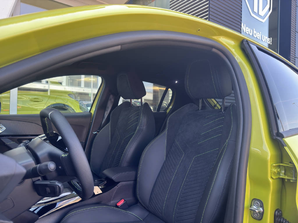 PEUGEOT 208 1.2 Hybrid 145 GT Exclusive, Mild-Hybrid Benzin/Elektro, Neuwagen, Automatik - 5