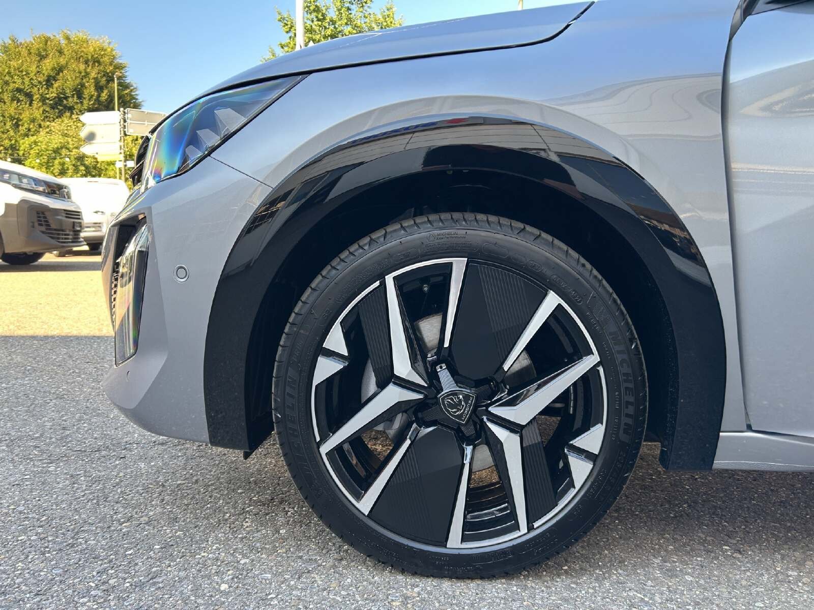 PEUGEOT 208 1.2 Hybrid 145 GT Exclusive, Mild-Hybrid Benzin/Elektro, Neuwagen, Automatik - 6