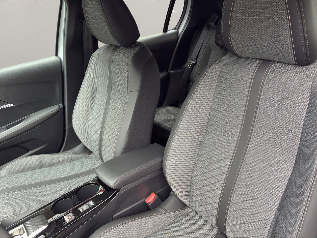 PEUGEOT 208 1.2 Hybrid Allure, Mild-Hybrid Benzin/Elektro, Neuwagen, Automatik - 7