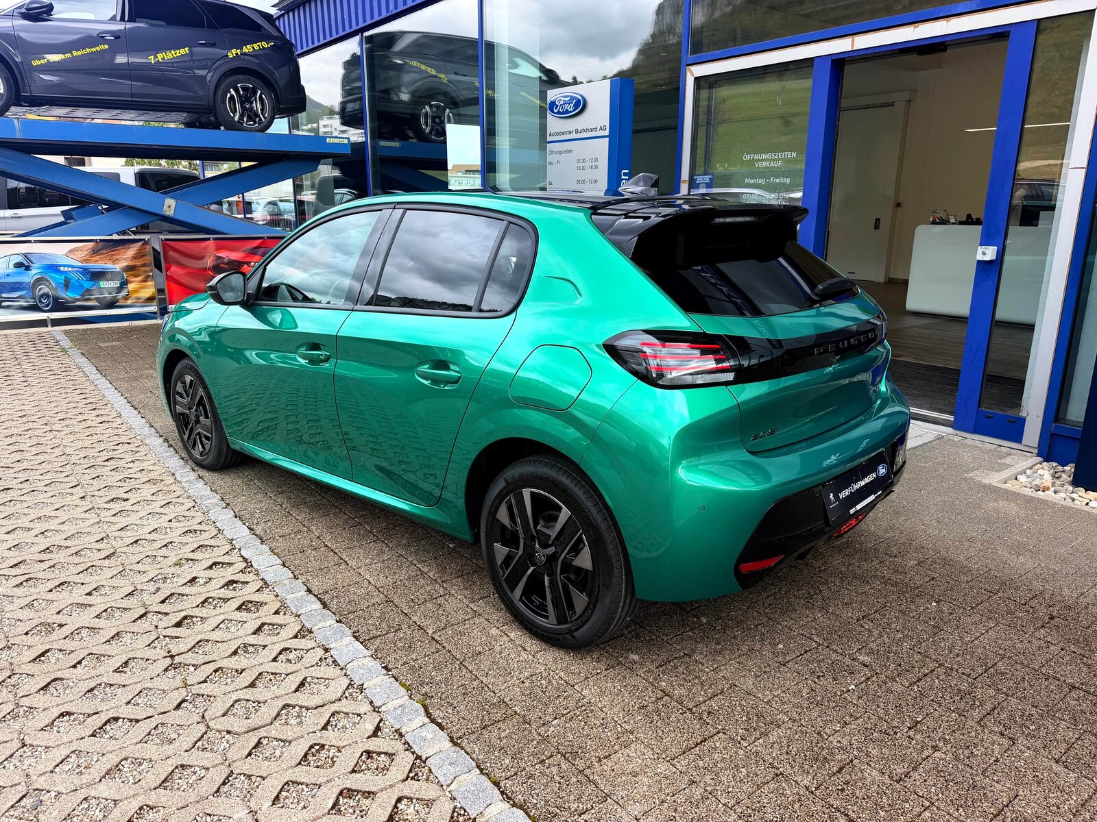 PEUGEOT 208 1.2 Hybrid Envy, Hybride Léger Essence/Électricité, Voiture nouvelle, Automatique - 3