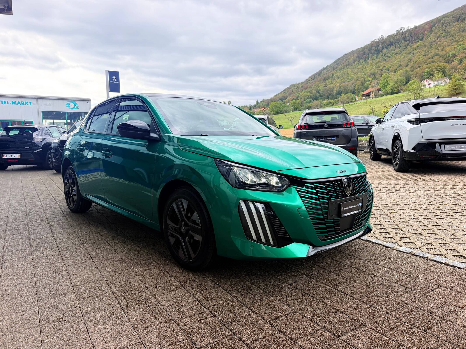 PEUGEOT 208 1.2 Hybrid Envy, Hybride Léger Essence/Électricité, Voiture nouvelle, Automatique - 6