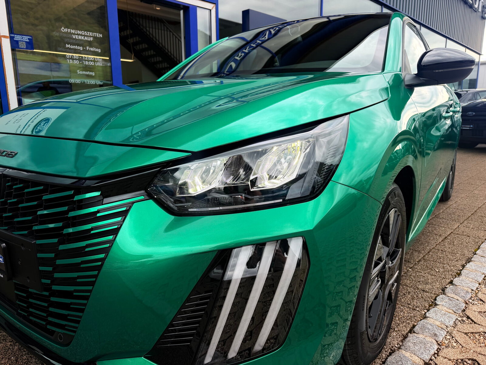 PEUGEOT 208 1.2 Hybrid Envy, Hybride Léger Essence/Électricité, Voiture nouvelle, Automatique - 7