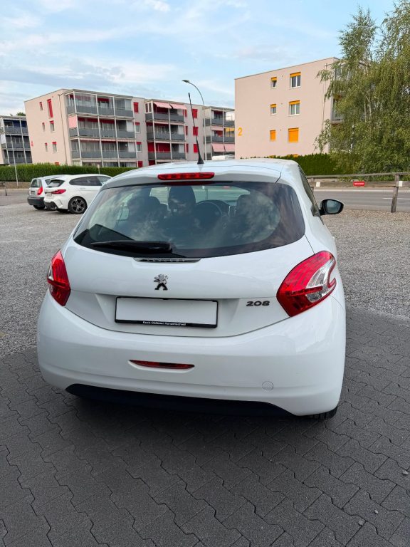 PEUGEOT 208 1.2 VTi Active, Essence, Occasion / Utilisé, Manuelle - 4