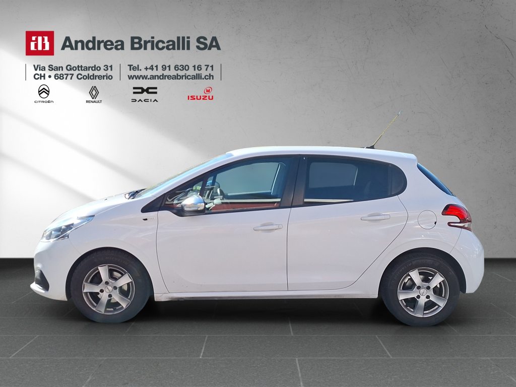 PEUGEOT 208 1.2 PureTech Style S/S, Benzin, Occasion / Gebraucht, Automatik - 2